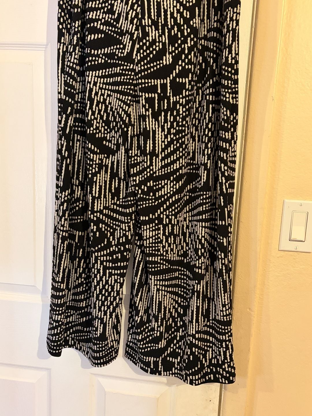 Chico's Travelers Pants Size 3 Black White Printed Wide Leg 7
