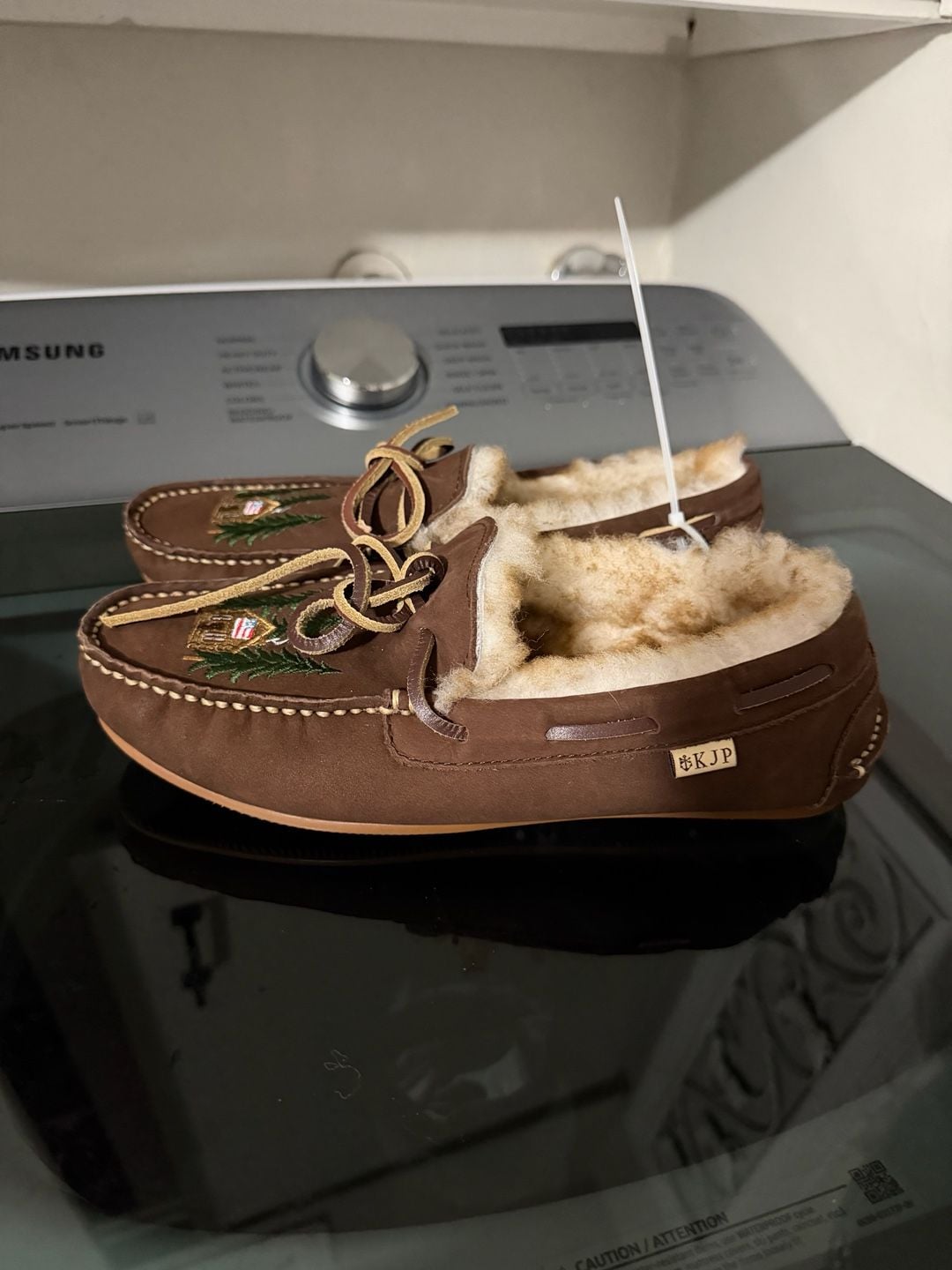 Kiel James Patrick Cozy Cabin Moccasins Size 8 Slippers 2
