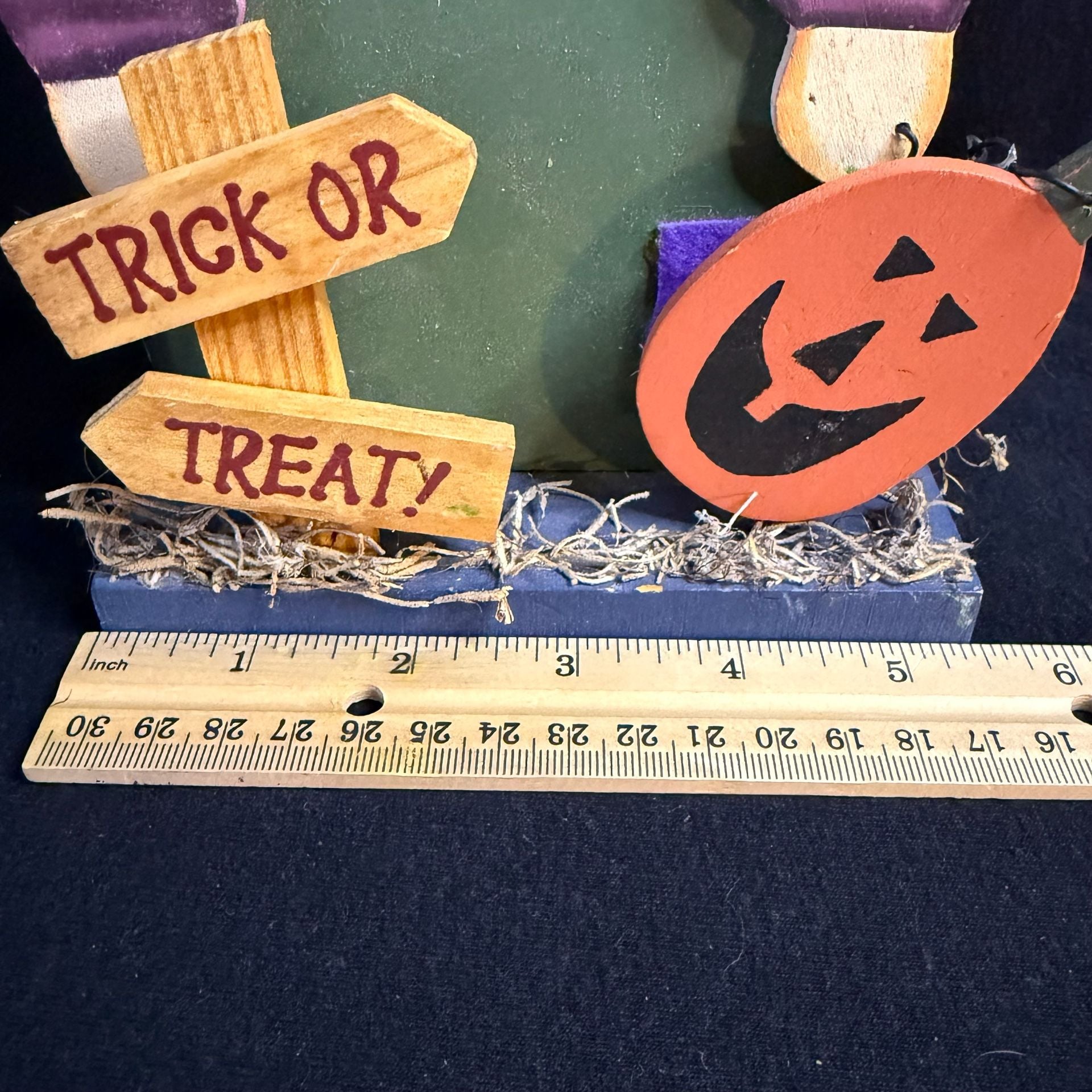 Wooden Scarecrow Shelf Sitter Fall Halloween Decor Pumpkin Trick or Treat 7