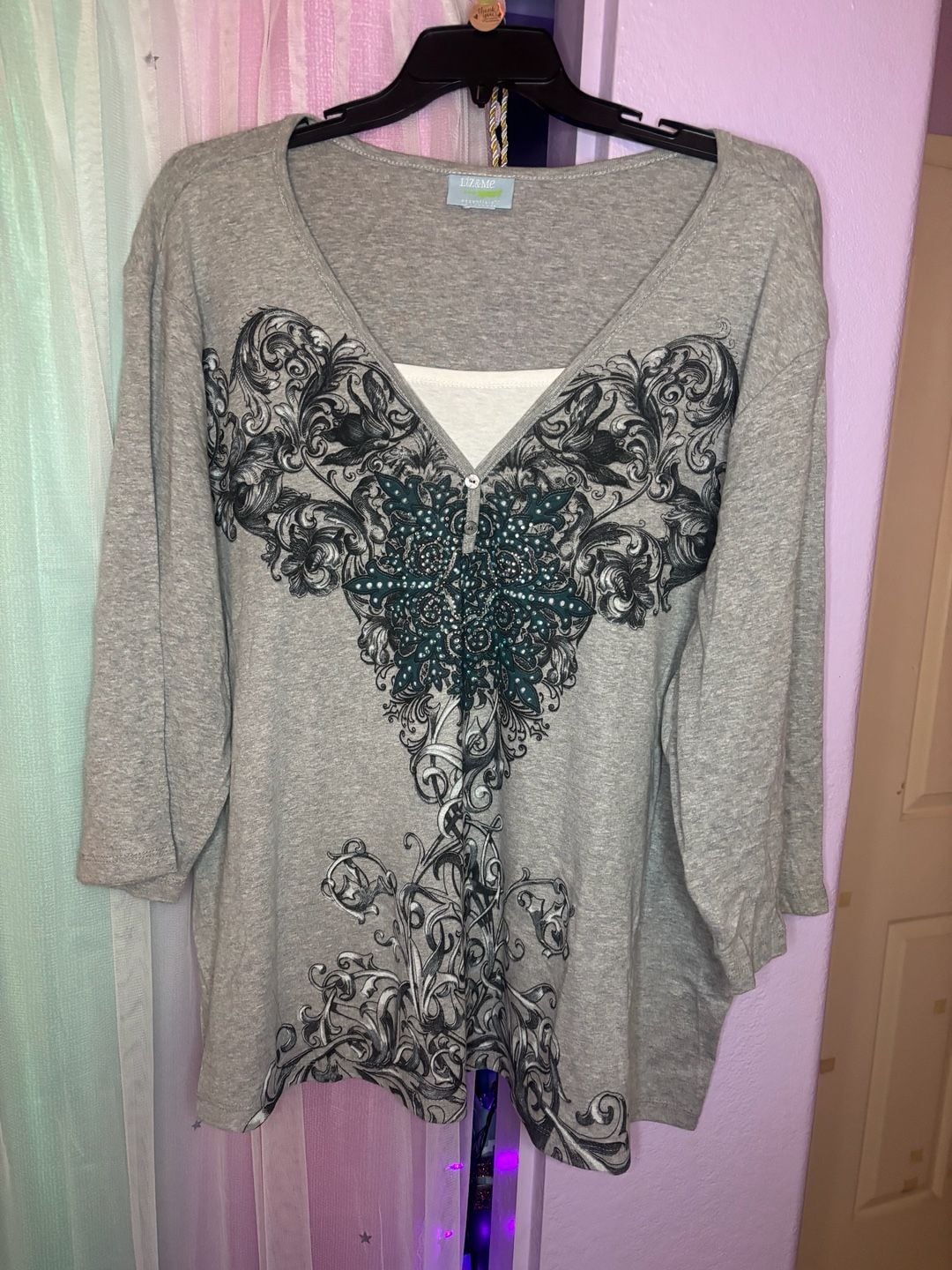Liz Claiborne Liz & Me Embellished Scroll Print Top 4X 2