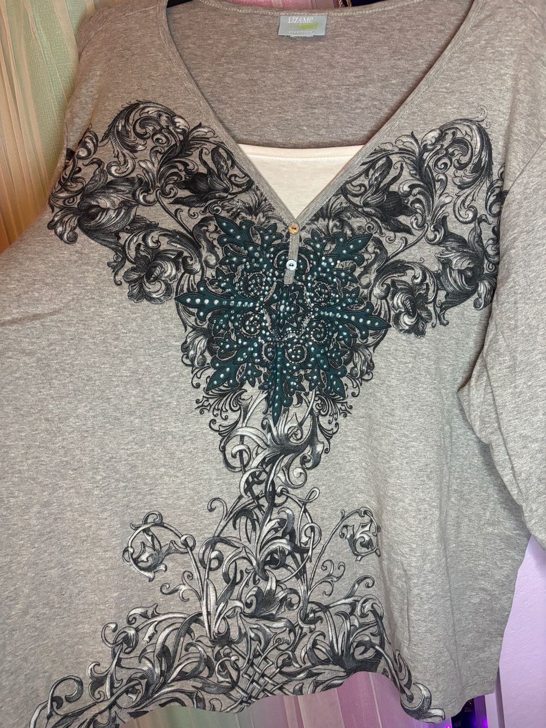 Liz Claiborne Liz & Me Embellished Scroll Print Top 4X 3