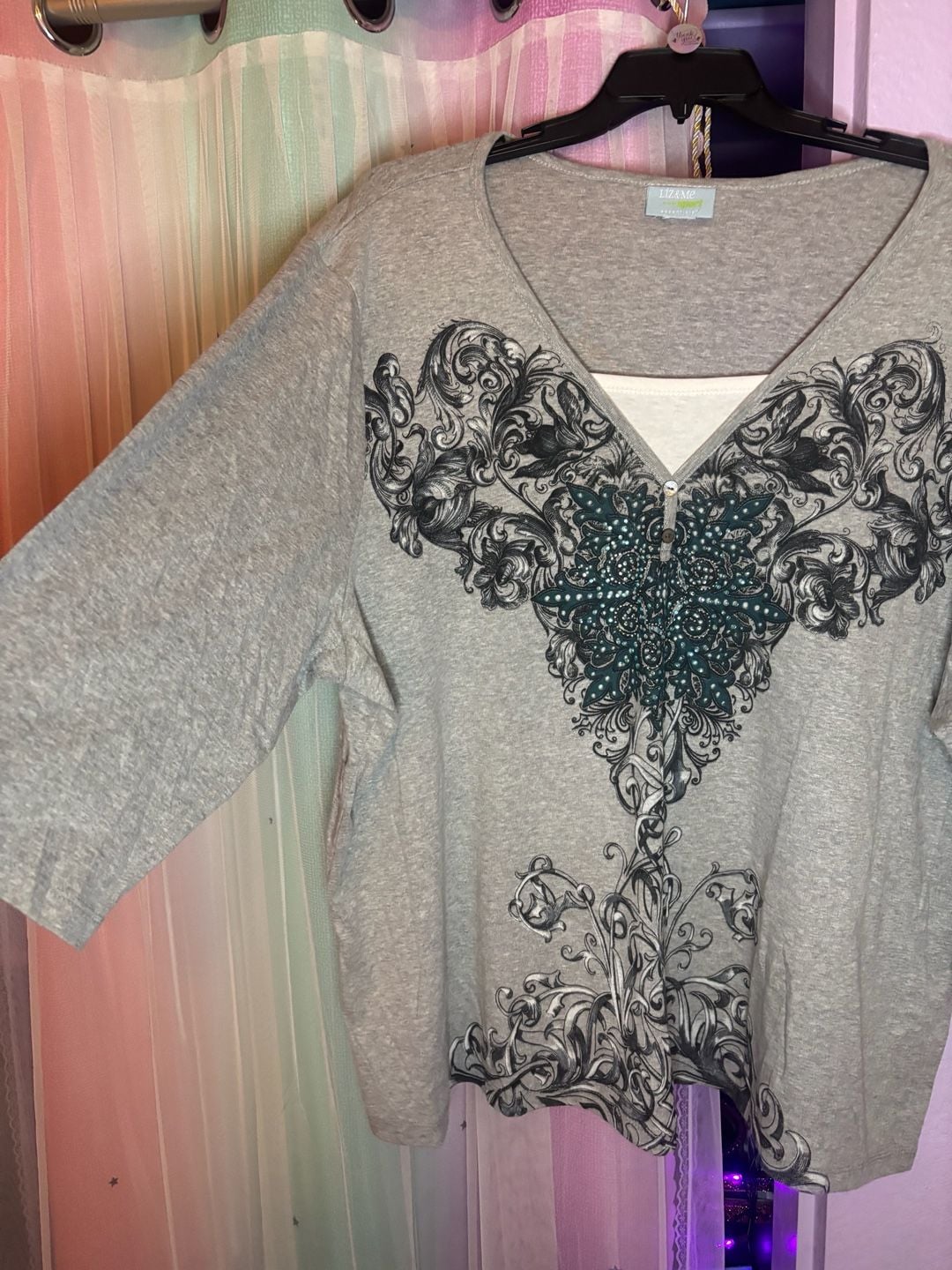 Liz Claiborne Liz & Me Embellished Scroll Print Top 4X 4