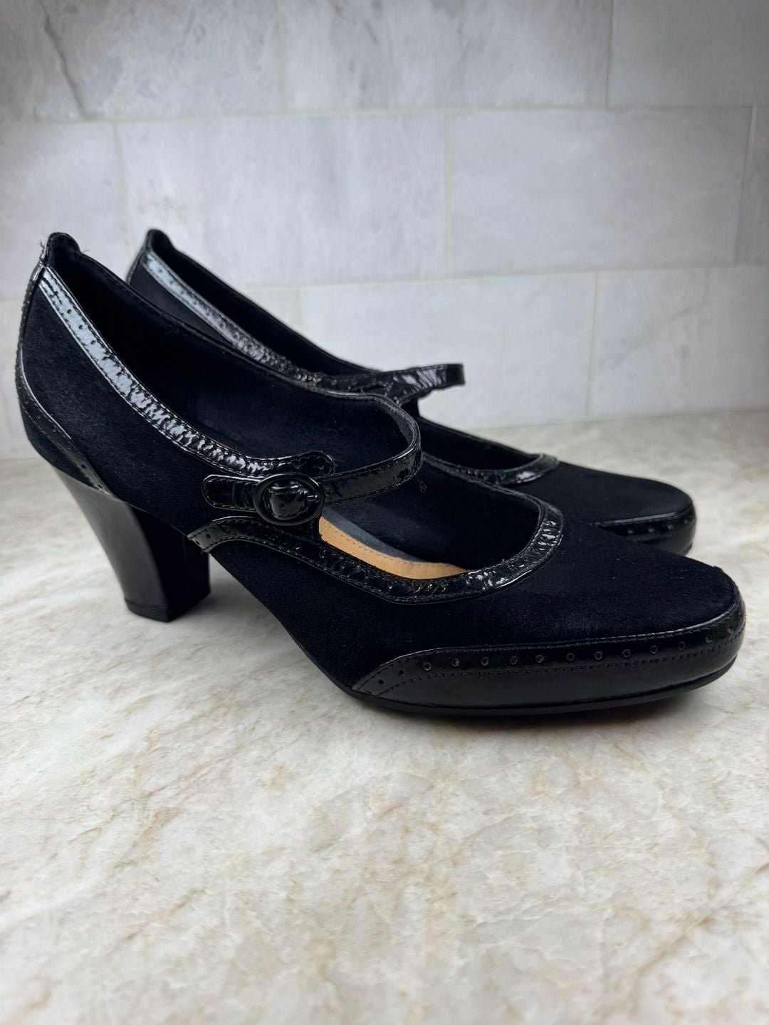 Clarks Artisan Mary Jane Pumps Black Suede Patent Trim Block Heel 9.5M 3