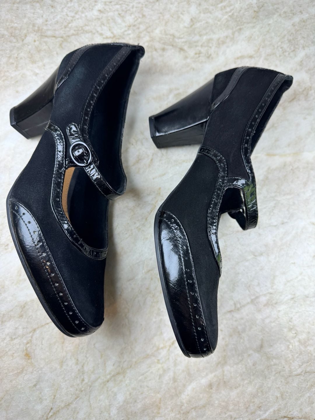 Clarks Artisan Mary Jane Pumps Black Suede Patent Trim Block Heel 9.5M 6