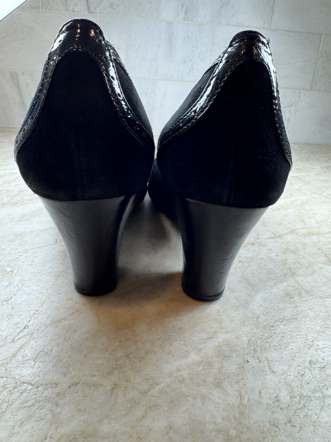 Clarks Artisan Mary Jane Pumps Black Suede Patent Trim Block Heel 9.5M 9