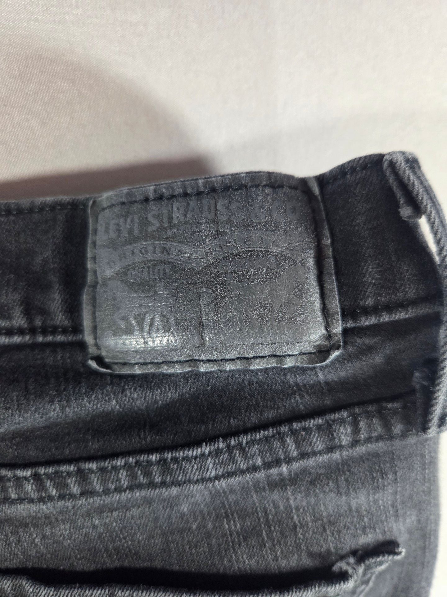 Levi's 311 Shaping Skinny Jeans Size 30 Black Denim 9