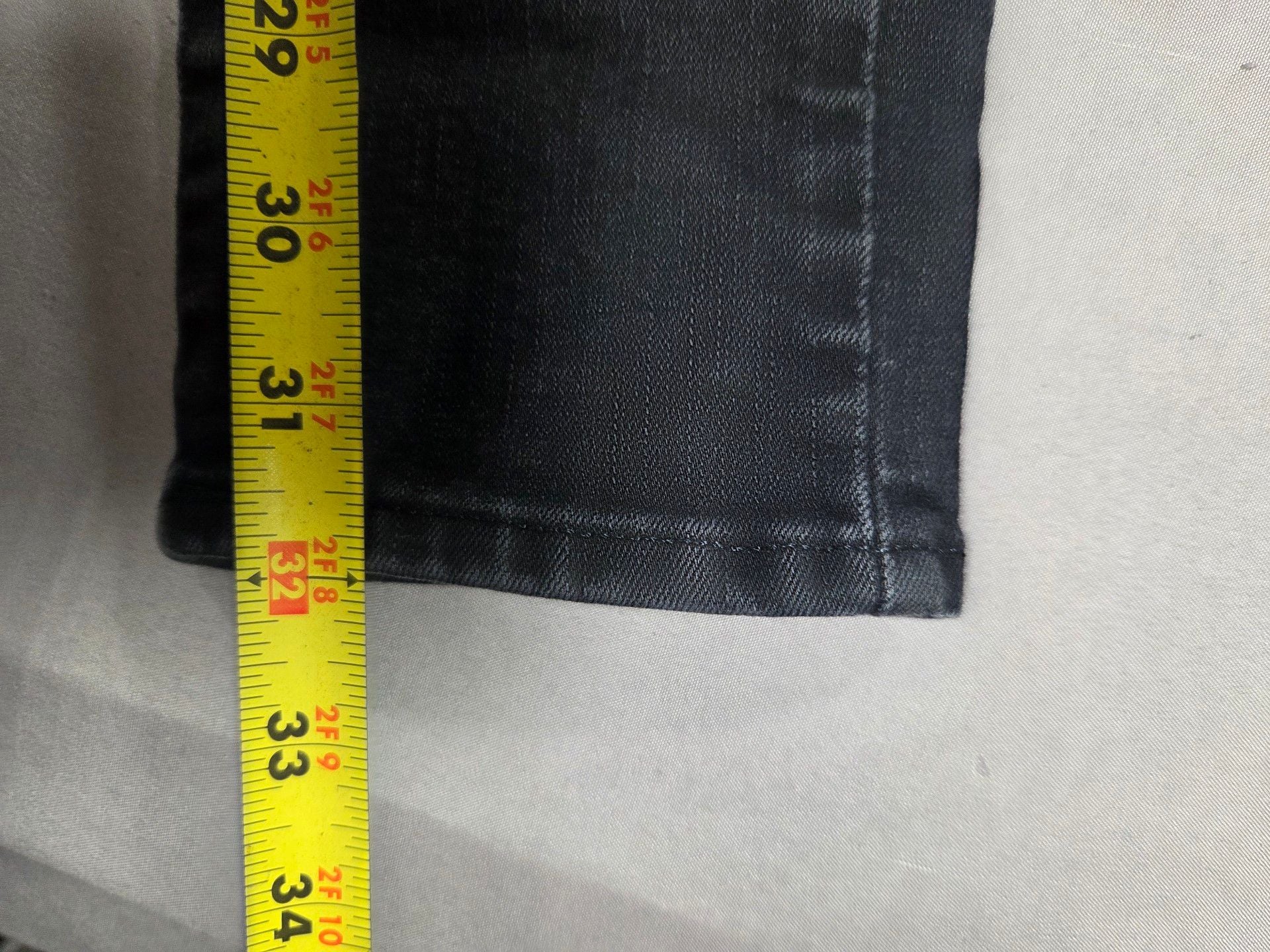 Levi's 311 Shaping Skinny Jeans Size 30 Black Denim 11