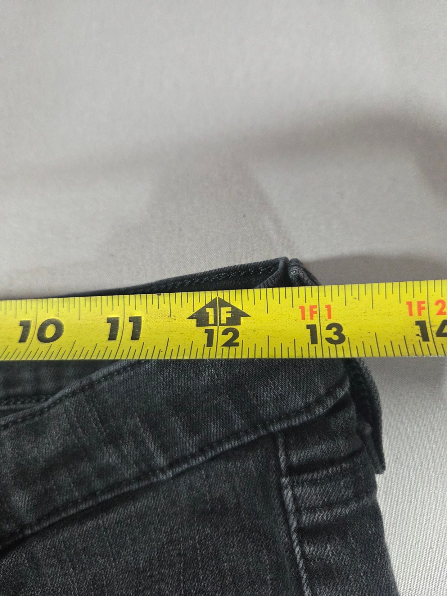 Levi's 311 Shaping Skinny Jeans Size 30 Black Denim 12