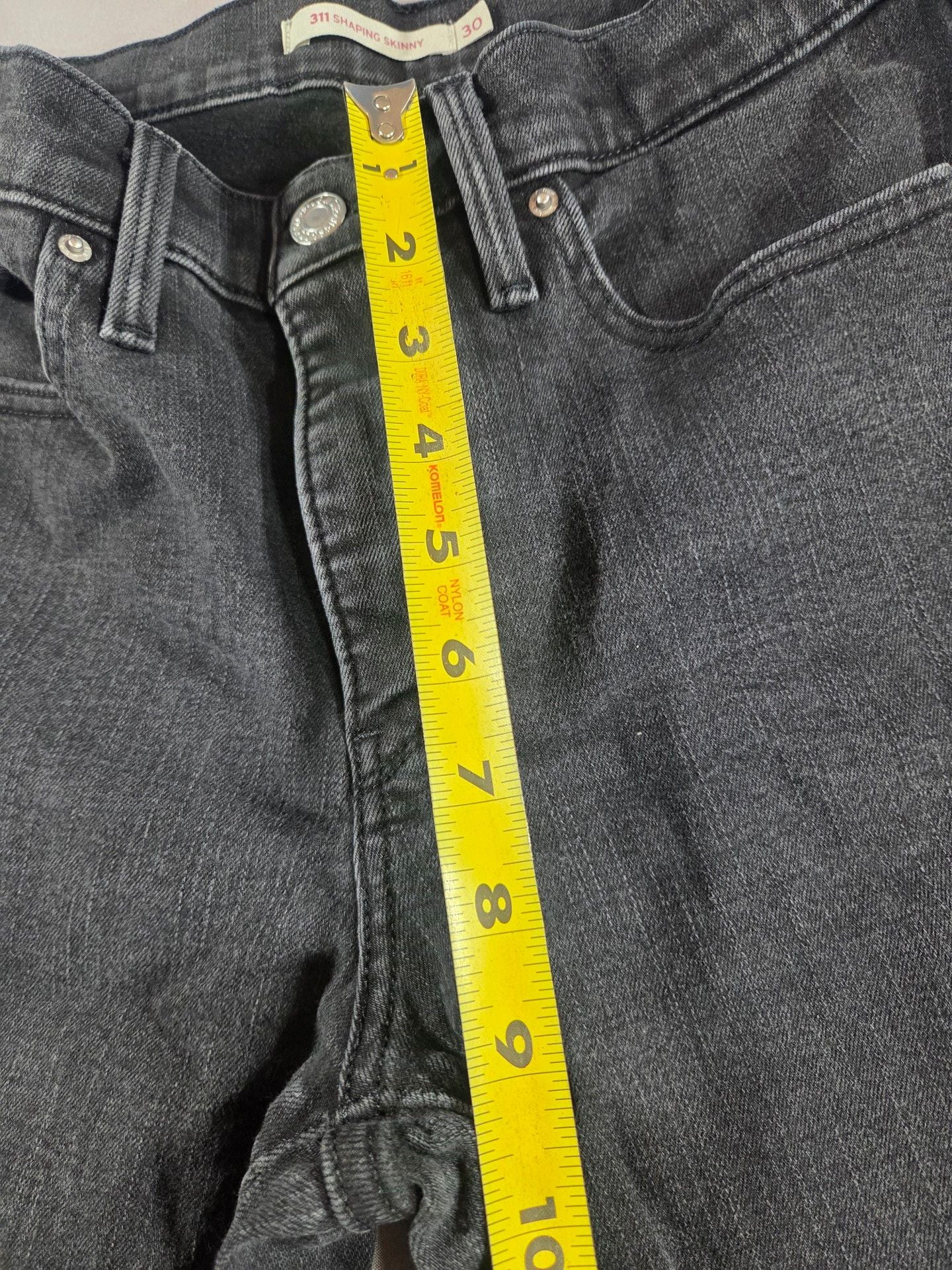 Levi's 311 Shaping Skinny Jeans Size 30 Black Denim 13