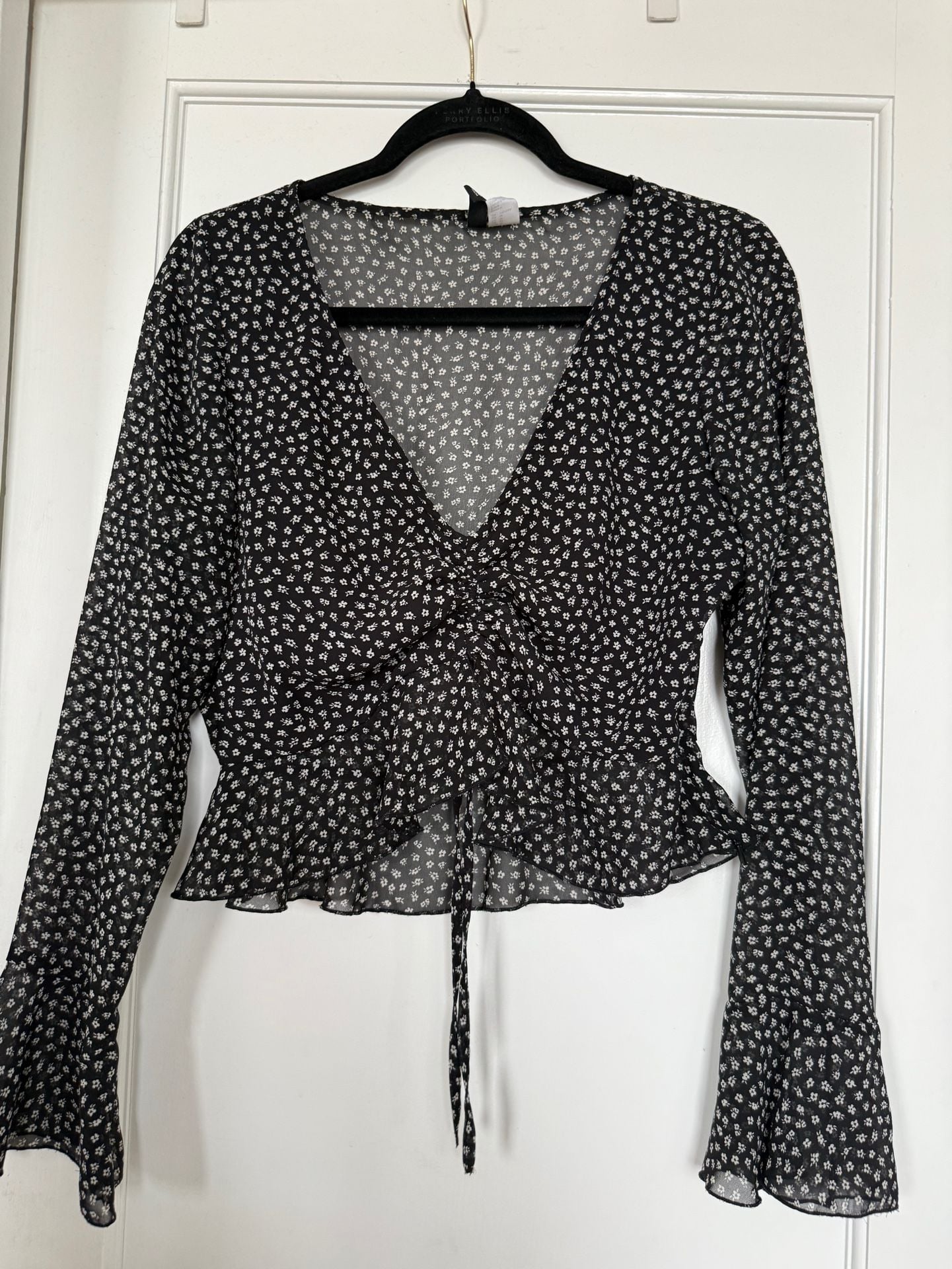 Divided H&M Floral Blouse Size M Black White V-Neck Tie Front Peplum 2
