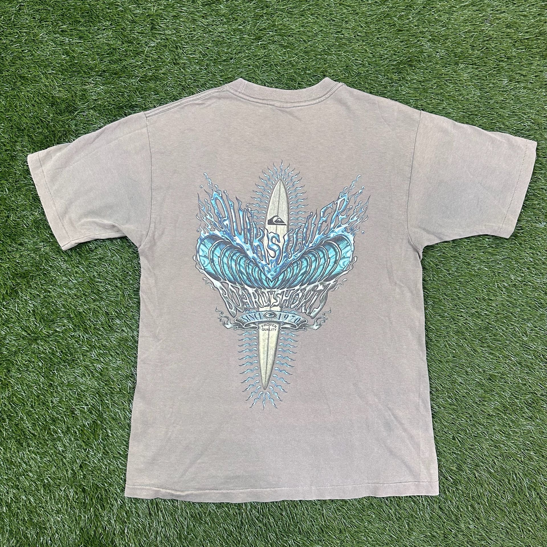 Vintage 90s Quiksilver Surf T-Shirt Dagger Wave Graphic Faded Skate Tee Small 2