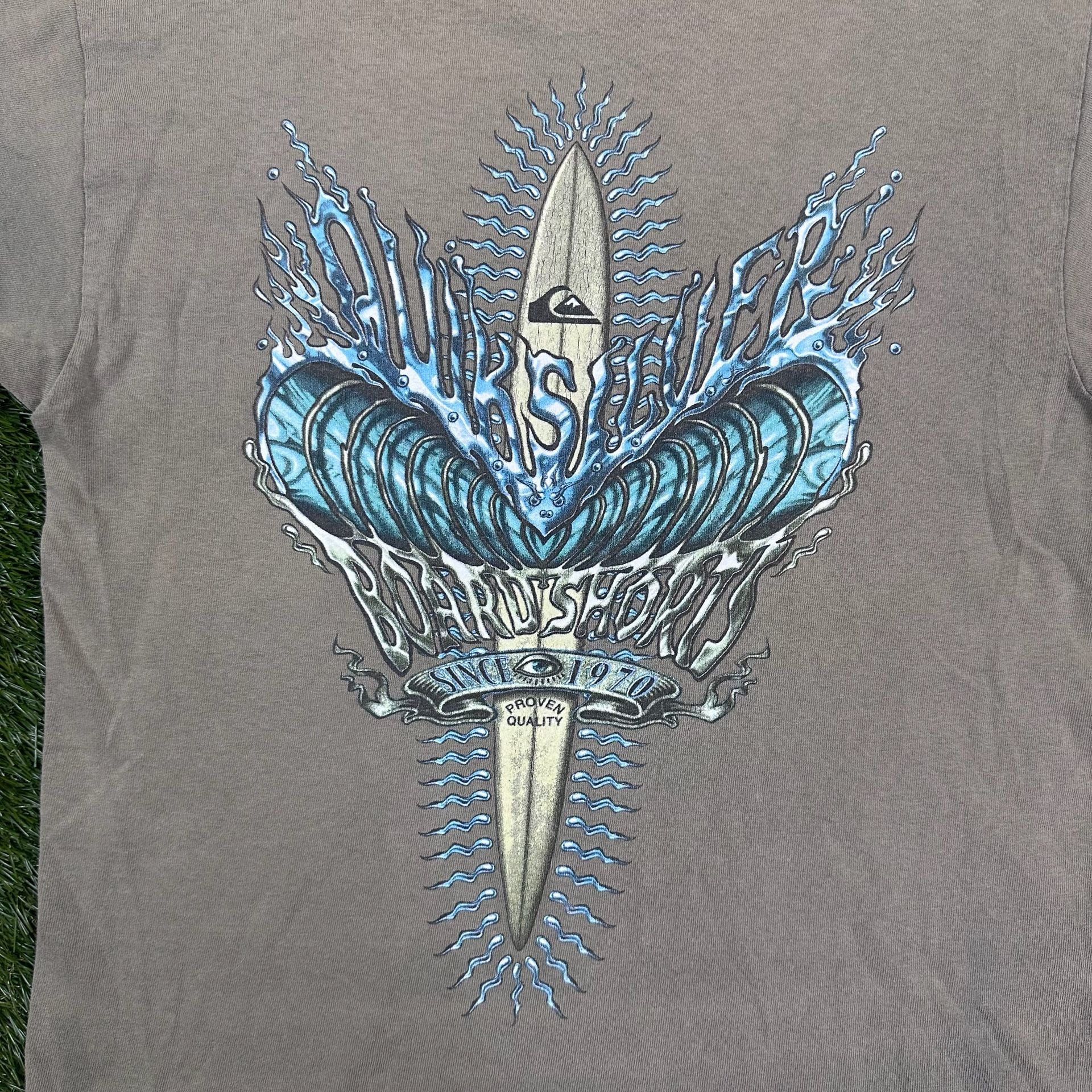 Vintage 90s Quiksilver Surf T-Shirt Dagger Wave Graphic Faded Skate Tee Small 4