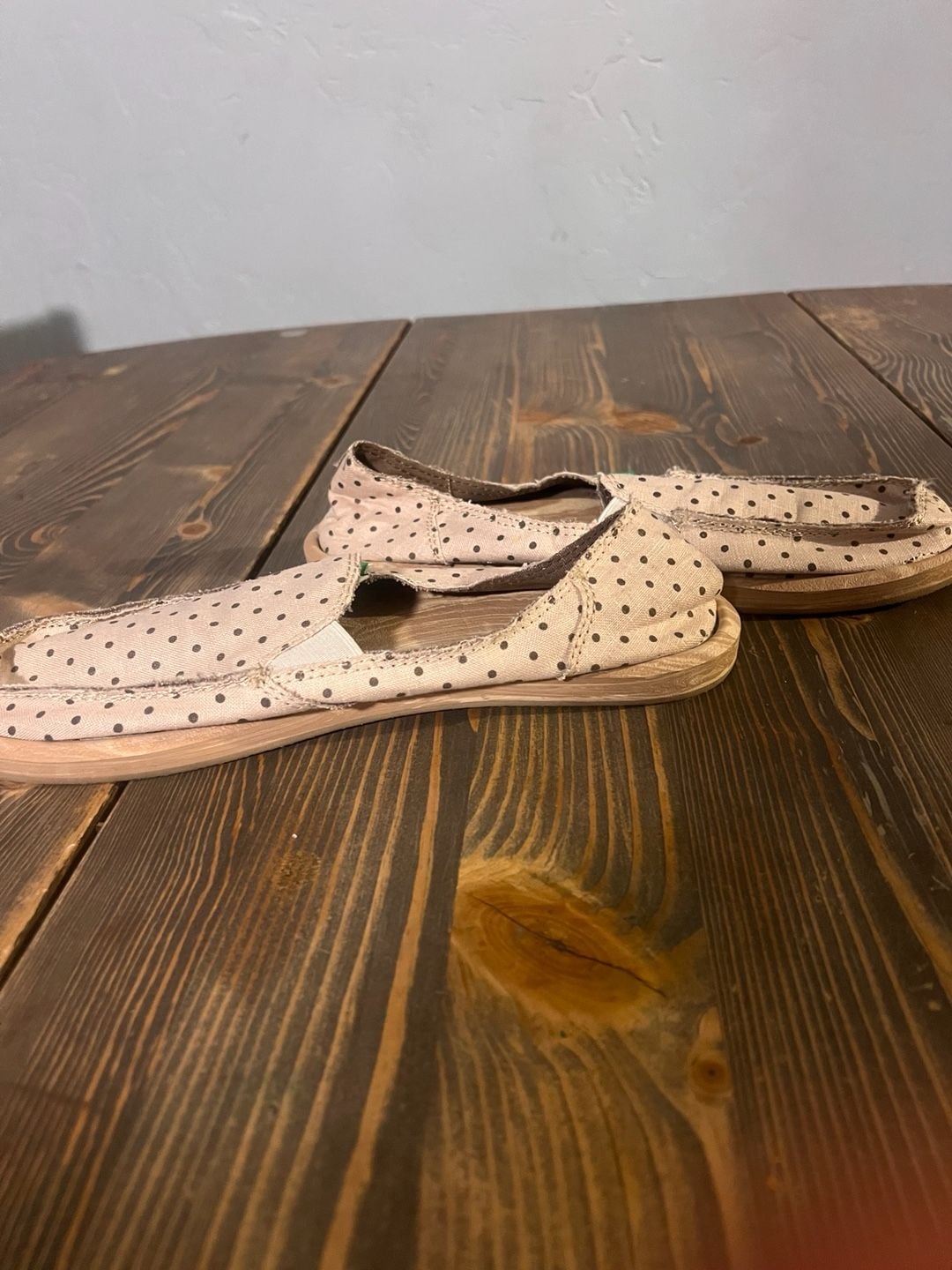 Sanuk Hot Dotty Slip-On Shoes Size 9 Beige Polka Dot 6