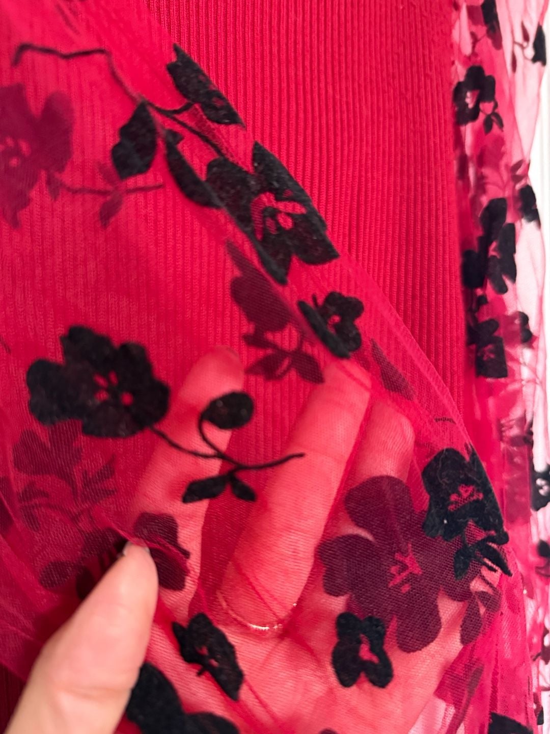 Almost Famous Sweater Size M Red Ribbed Knit Sheer Floral Mesh Sleeves 3