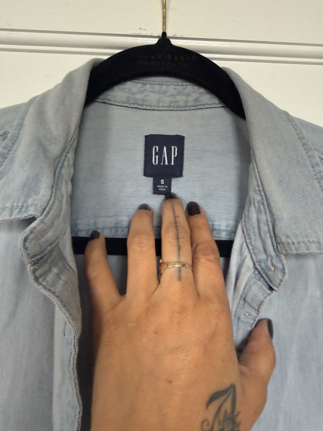 Gap Denim Short Sleeve Button Down Shirt Size S Light Blue Chambray 3