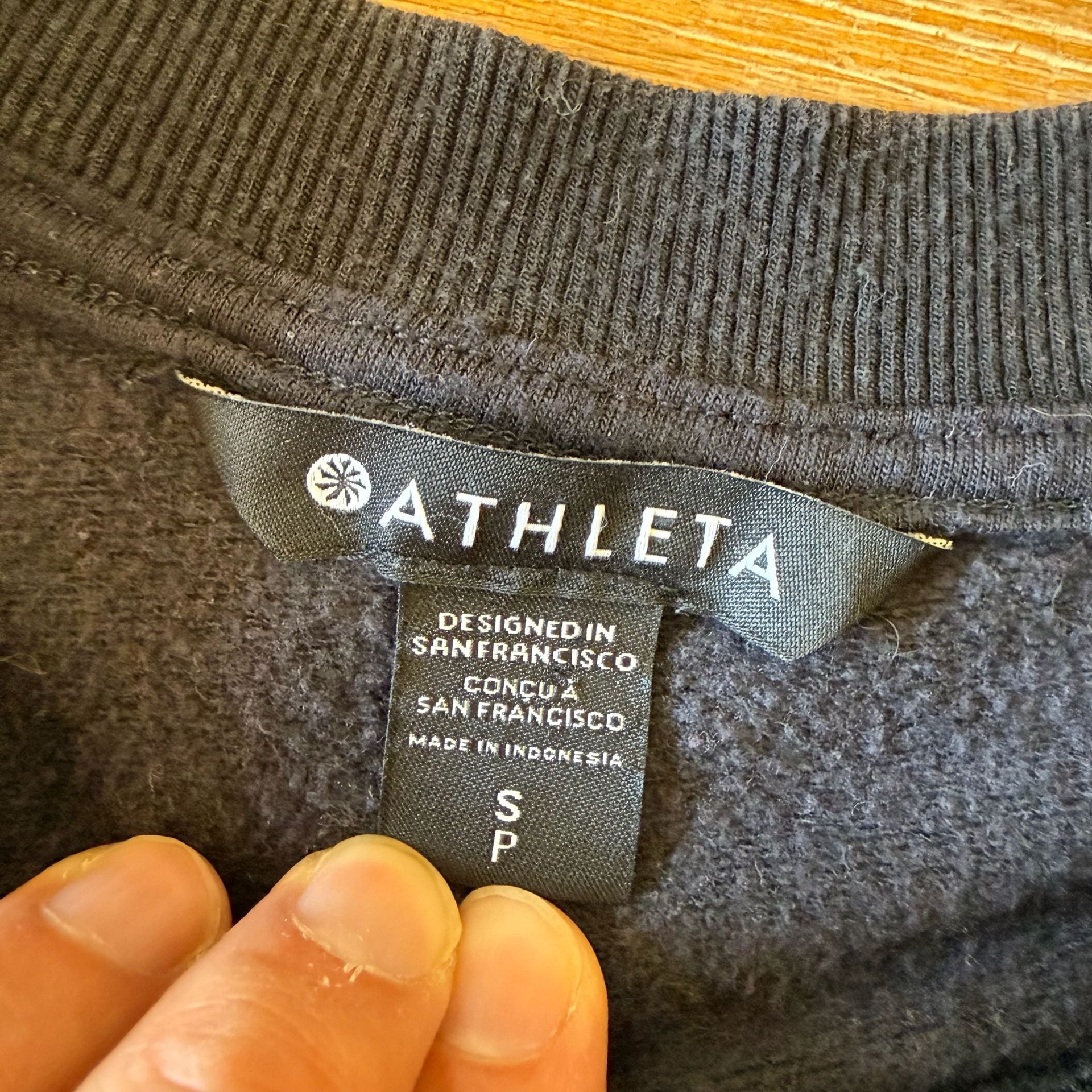 Athleta Coaster Luxe Henley Sweatshirt Black Pullover Sweater Top Small SP 4