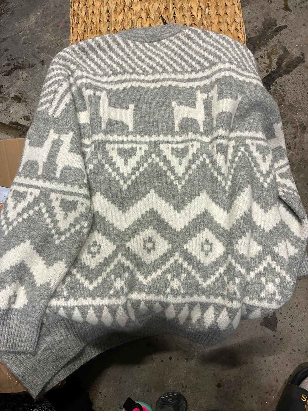 H&M Llama Jacquard Knit Sweater Gray White 4