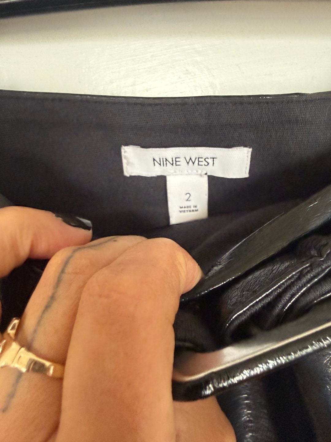 Nine West Faux Leather Mini Skirt Size 2 Black Belted 3