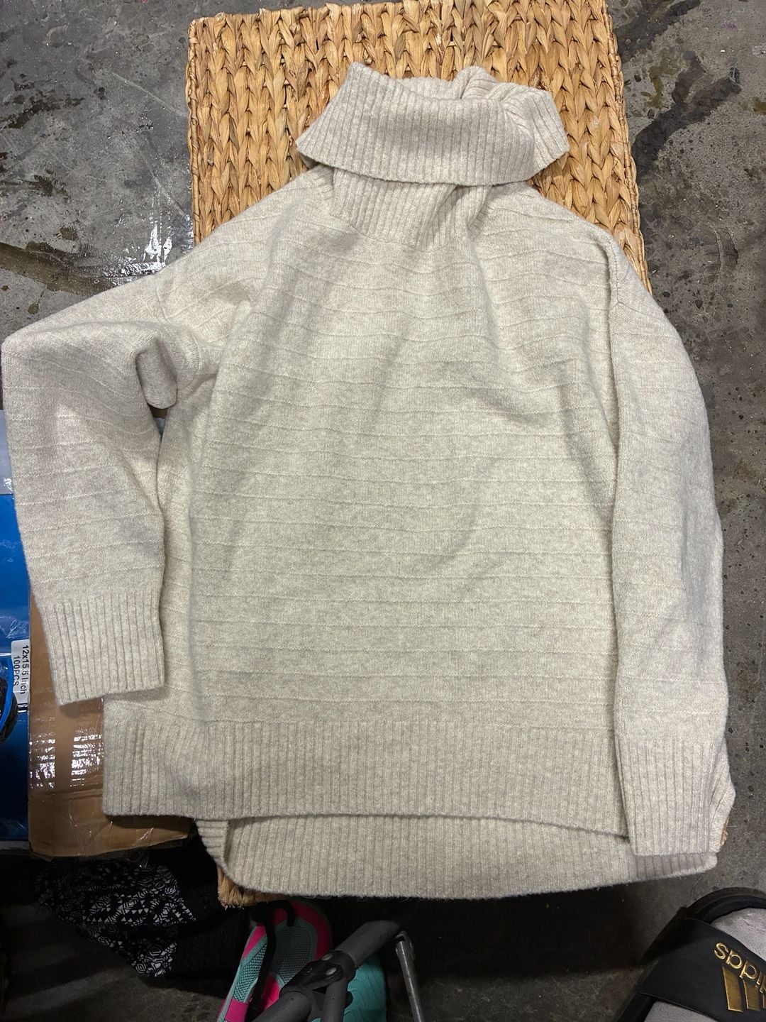 Old Navy Turtleneck Sweater Size M Cream Knit Long Sleeve Pullover 2
