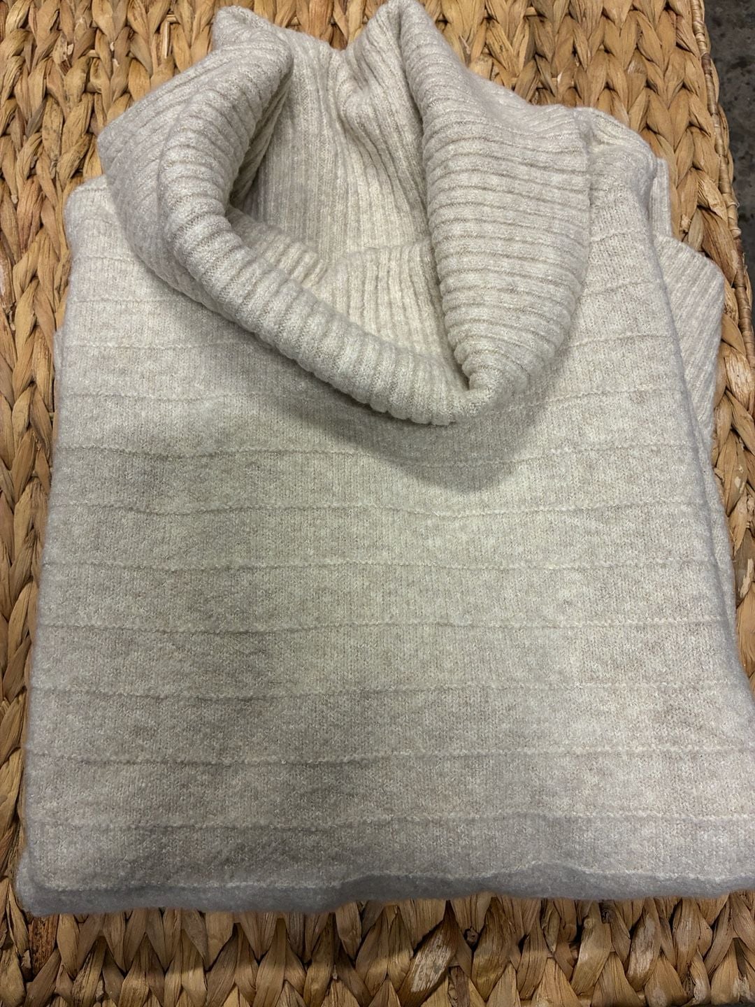 Old Navy Turtleneck Sweater Size M Cream Knit Long Sleeve Pullover 5