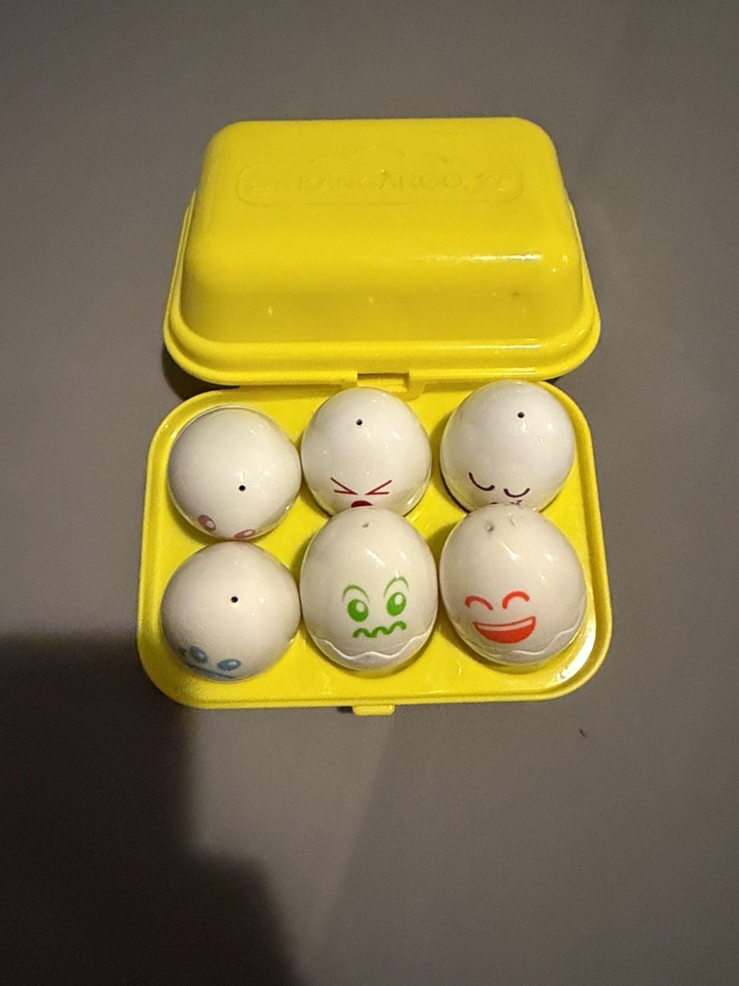 Kangaroo Vintage Toy Squeaking Face Eggs In Yellow Carton Box 1