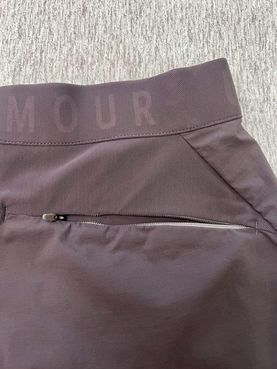 Under Armour Tide Chaser 7” Shorts Women’s Size 10 Gray HeatGear 1327511 4
