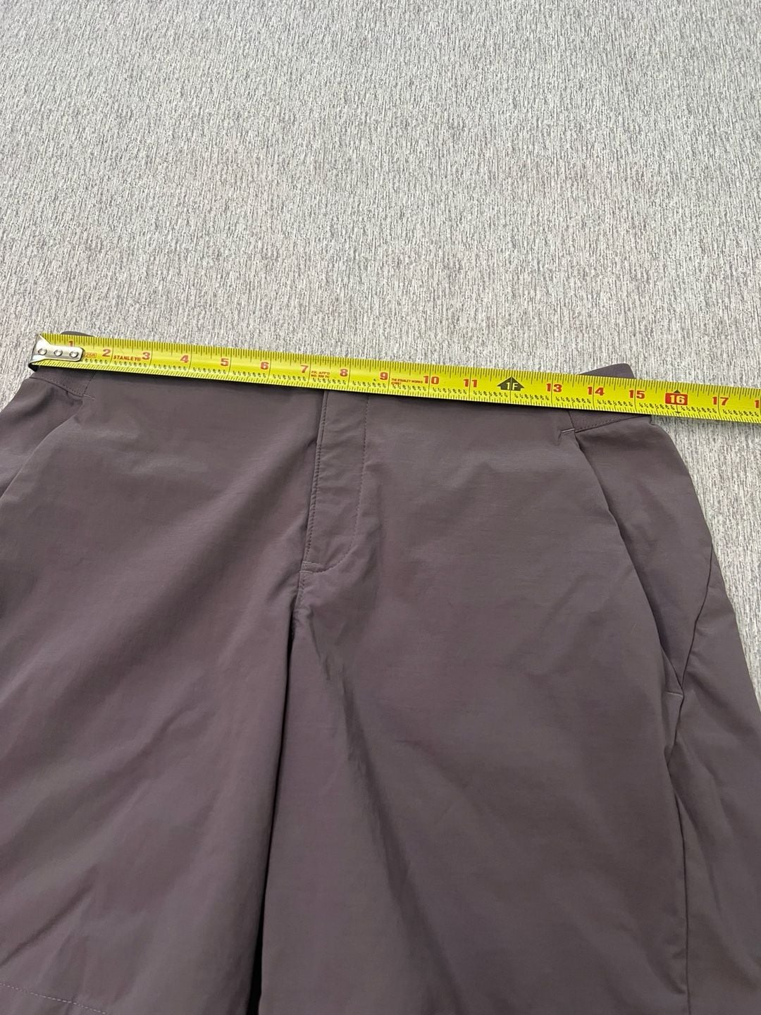 Under Armour Tide Chaser 7” Shorts Women’s Size 10 Gray HeatGear 1327511 10
