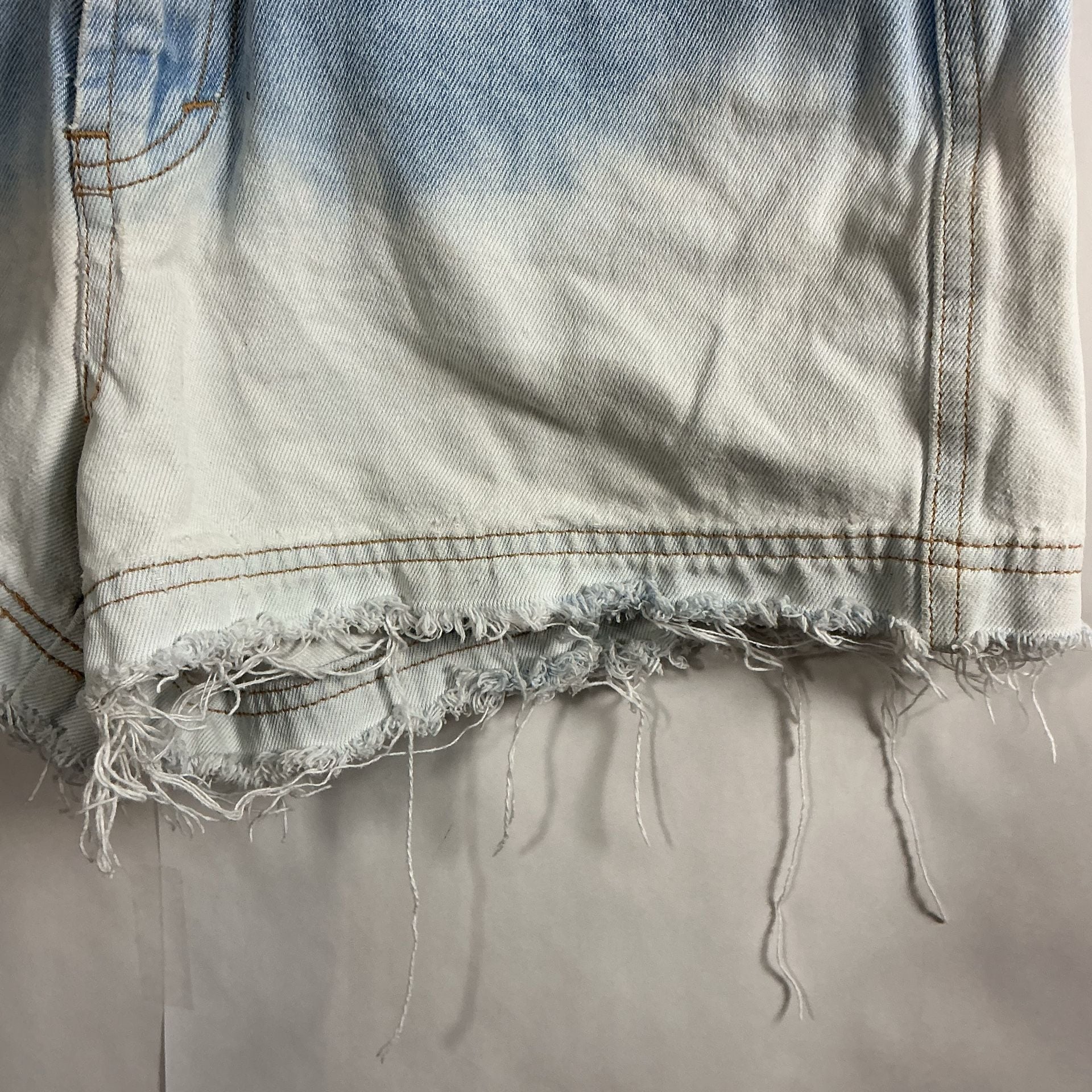Vintage y2k Unionbay High Rise Denim Shorts Blue Ombre Distressed 4