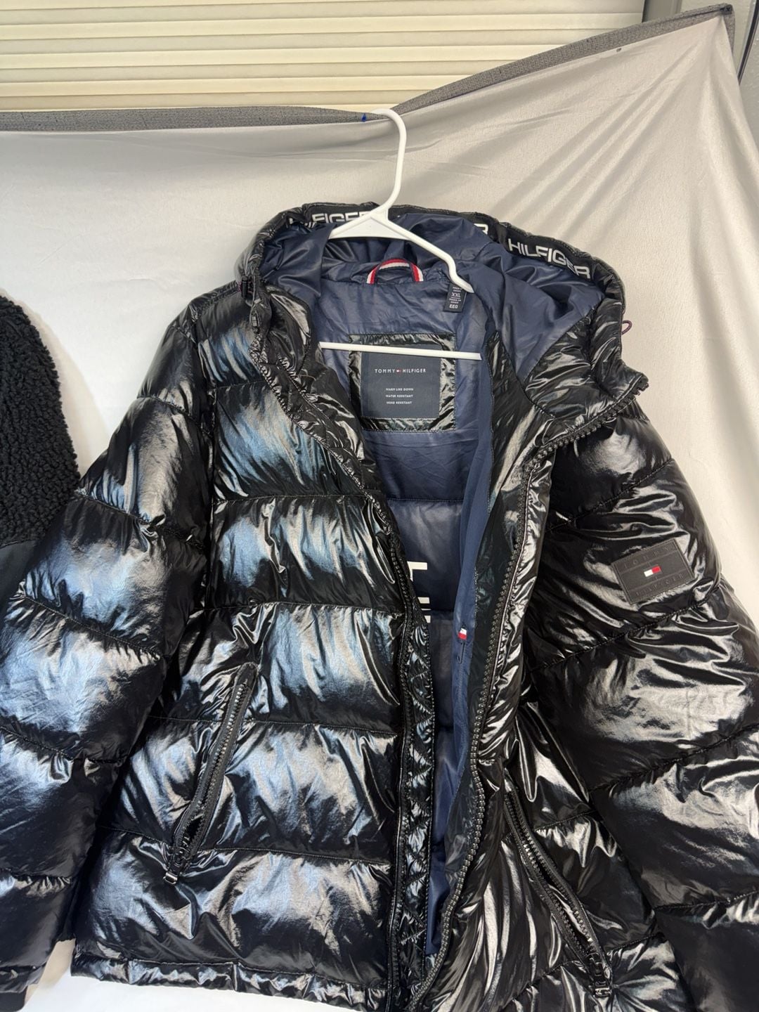 Tommy Hilfiger Puffer Jacket Size XXL Black Shiny Hooded Coat 1