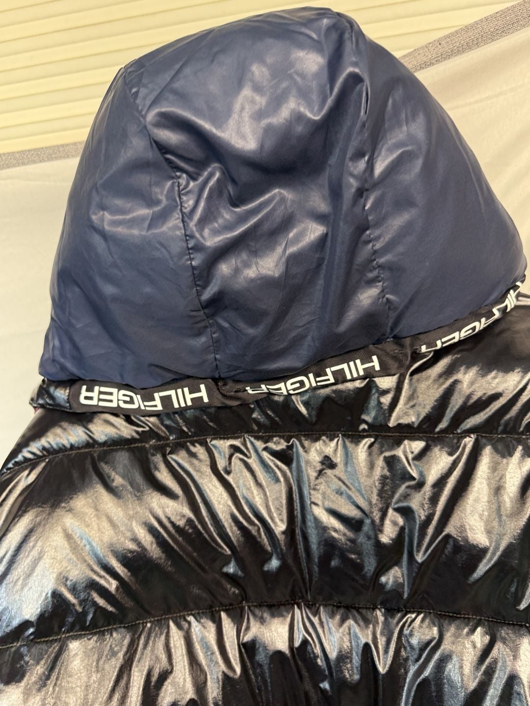 Tommy Hilfiger Puffer Jacket Size XXL Black Shiny Hooded Coat 7