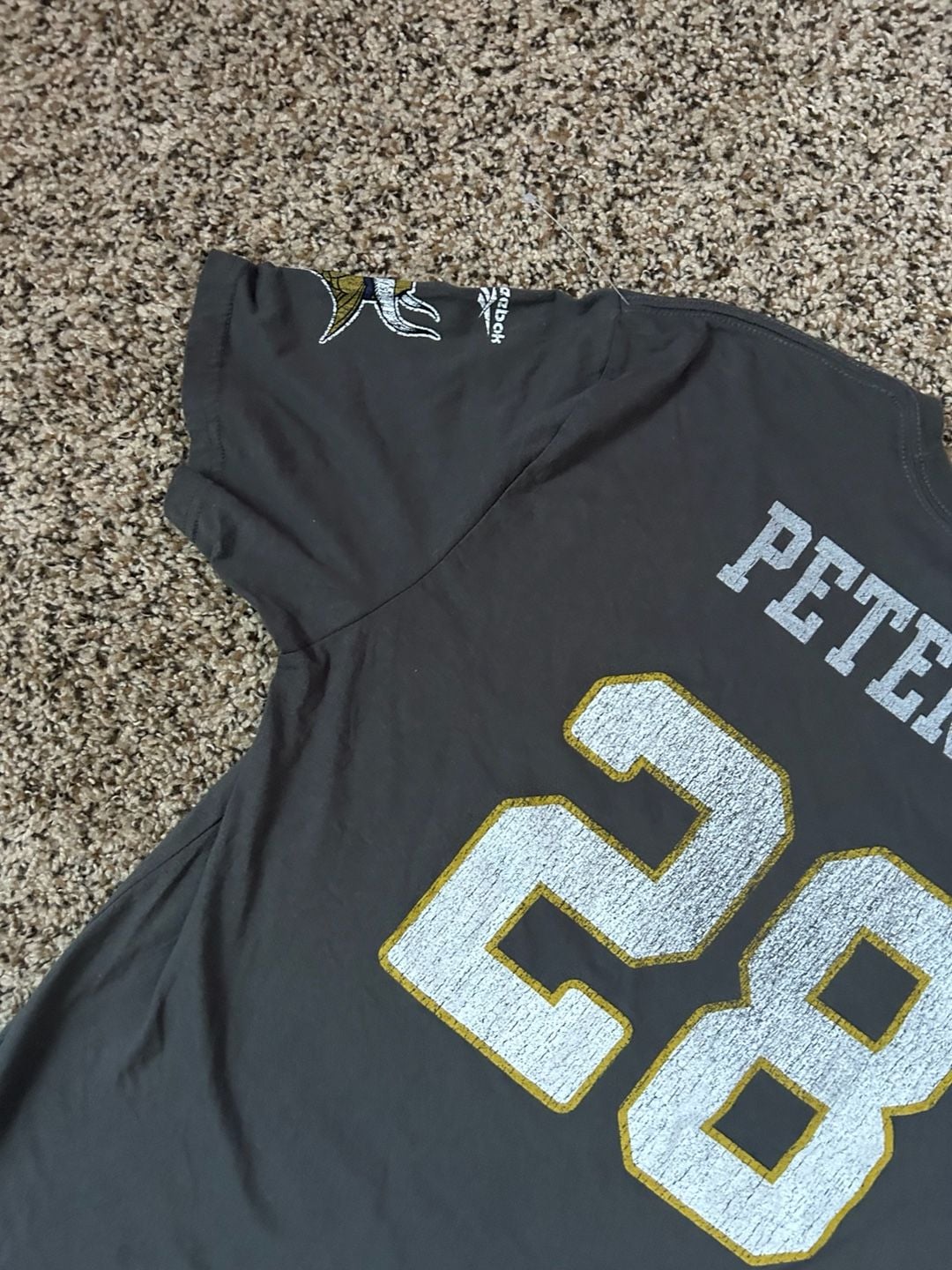 Reebok Minnesota Vikings Adrian Peterson 28 T-Shirt Size M Gray Cotton 9