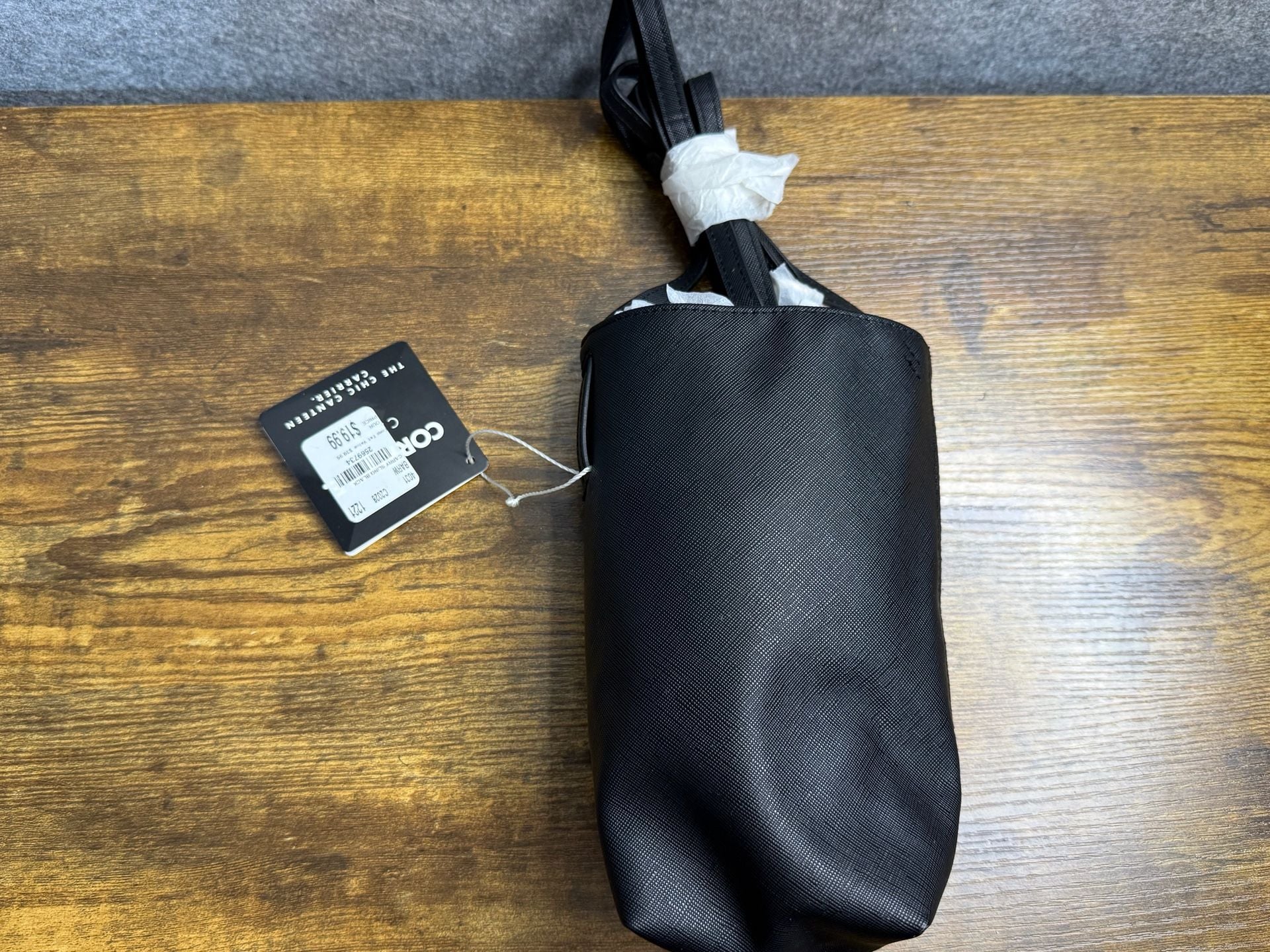 Corkcicle The Chic Canteen Carrier Sling Bag Black Gold 3