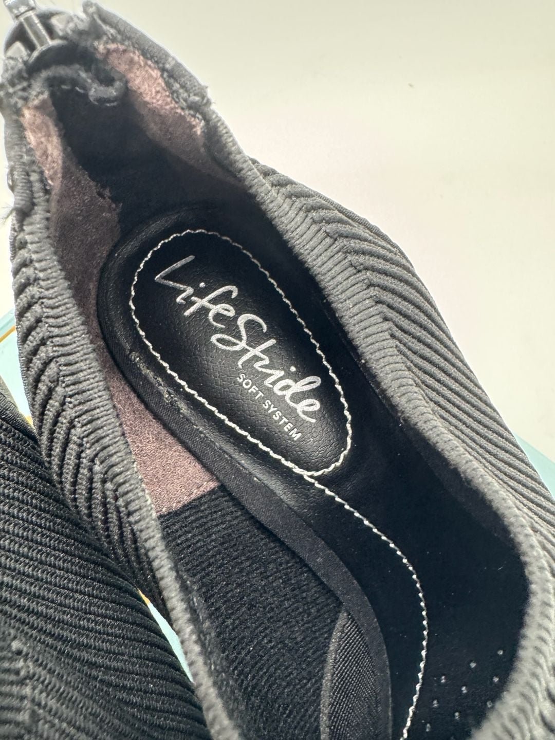 LifeStride Gia Bootie Size 8M Black Micron Heeled Ankle Boots 4