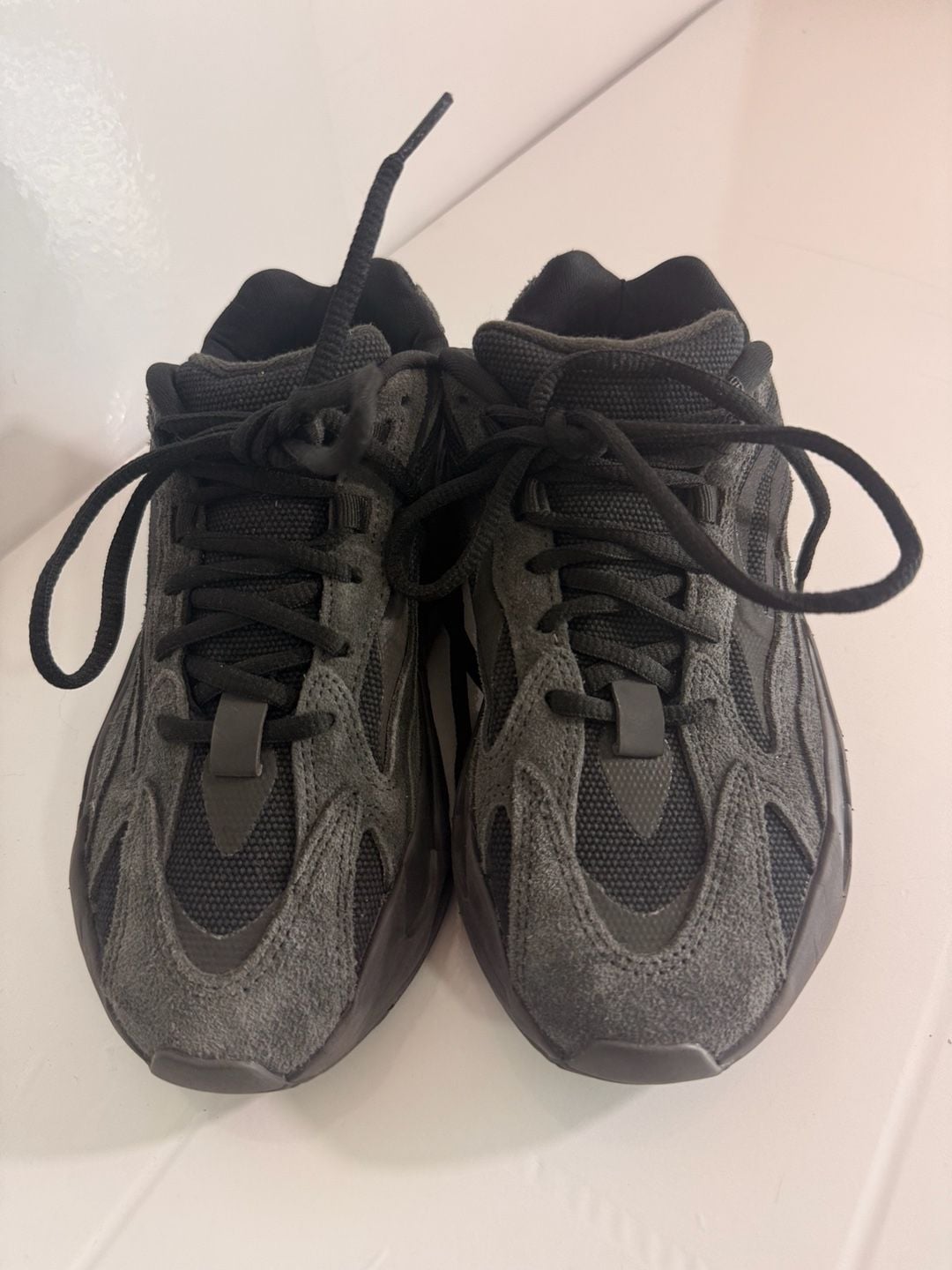 Adidas Yeezy Boost 700 V2 Size 6 Black 3