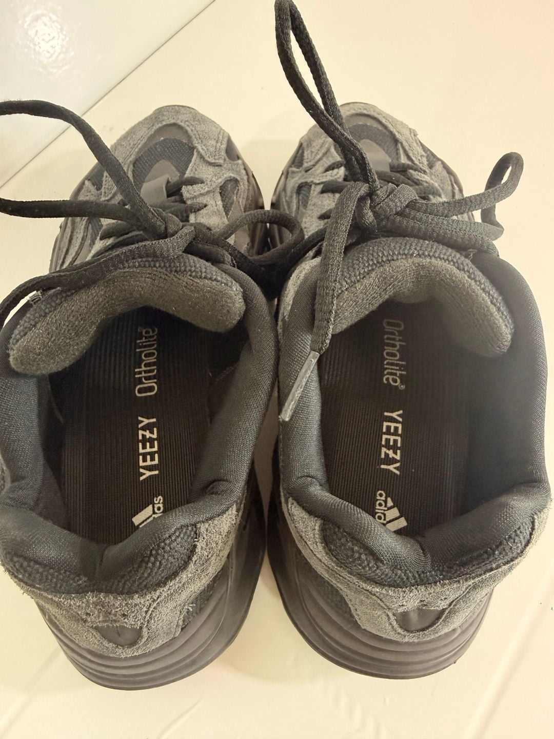 Adidas Yeezy Boost 700 V2 Size 6 Black 7