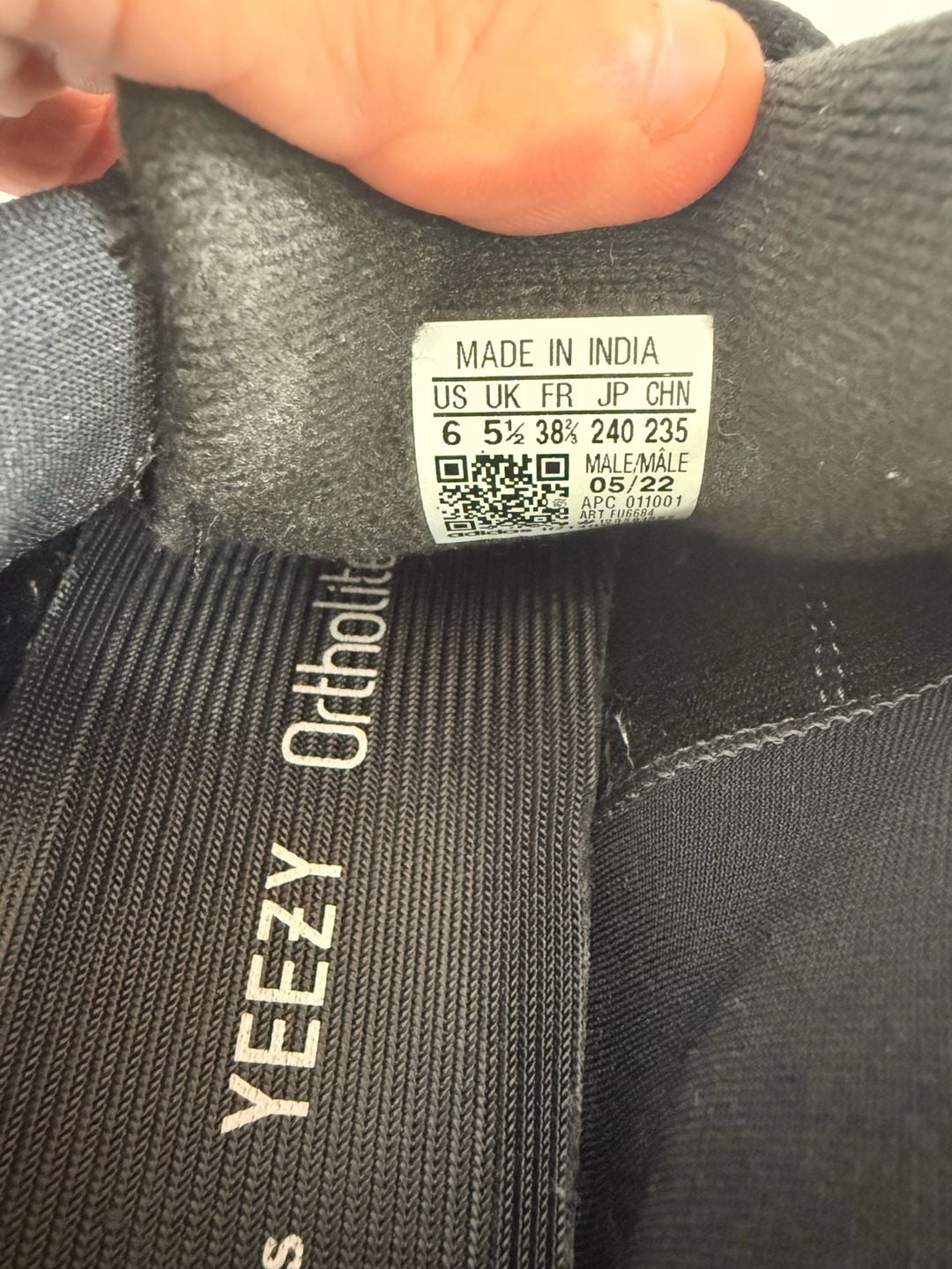 Adidas Yeezy Boost 700 V2 Size 6 Black 9