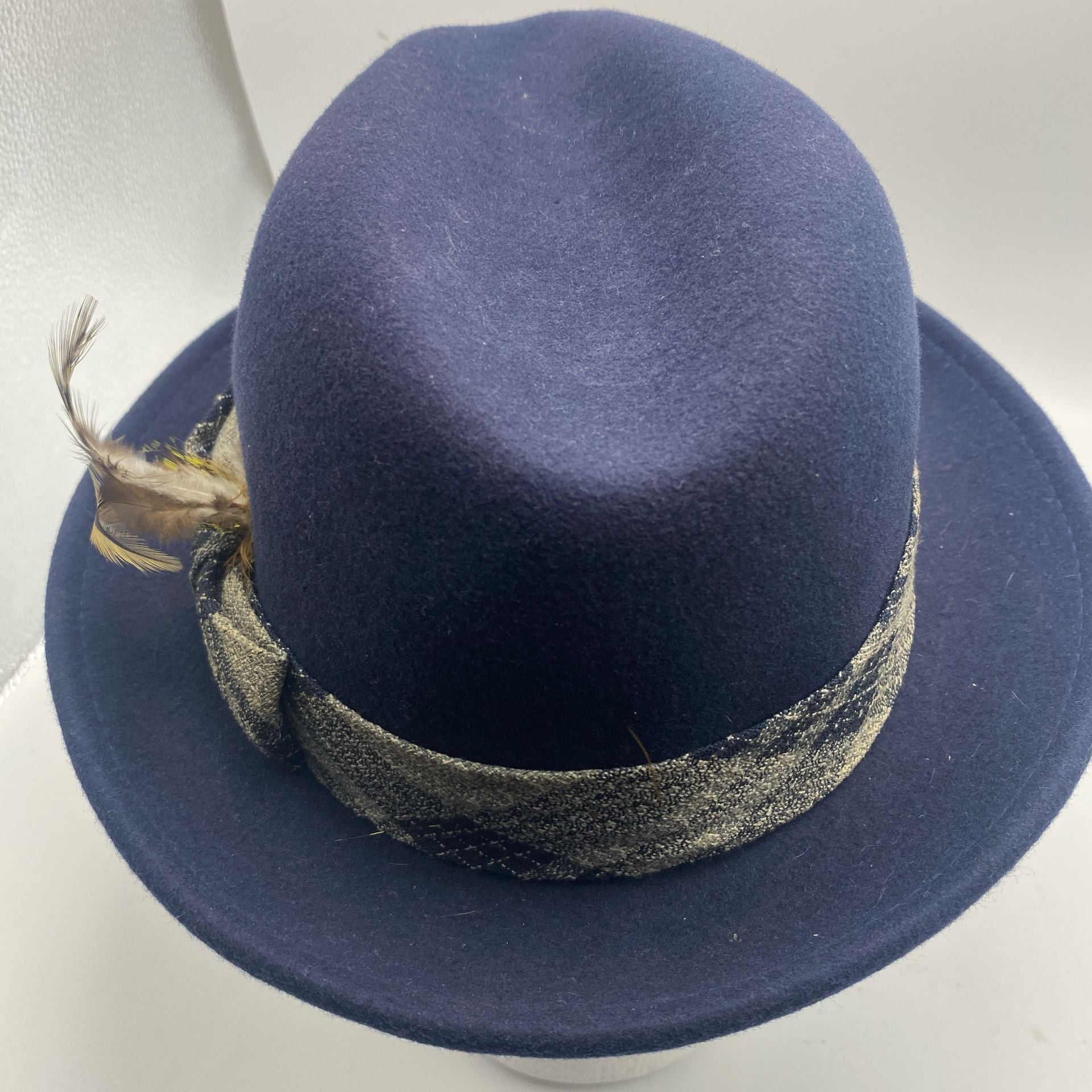 Montique International Fedora Hat Size S Blue Plaid Band Feather 4