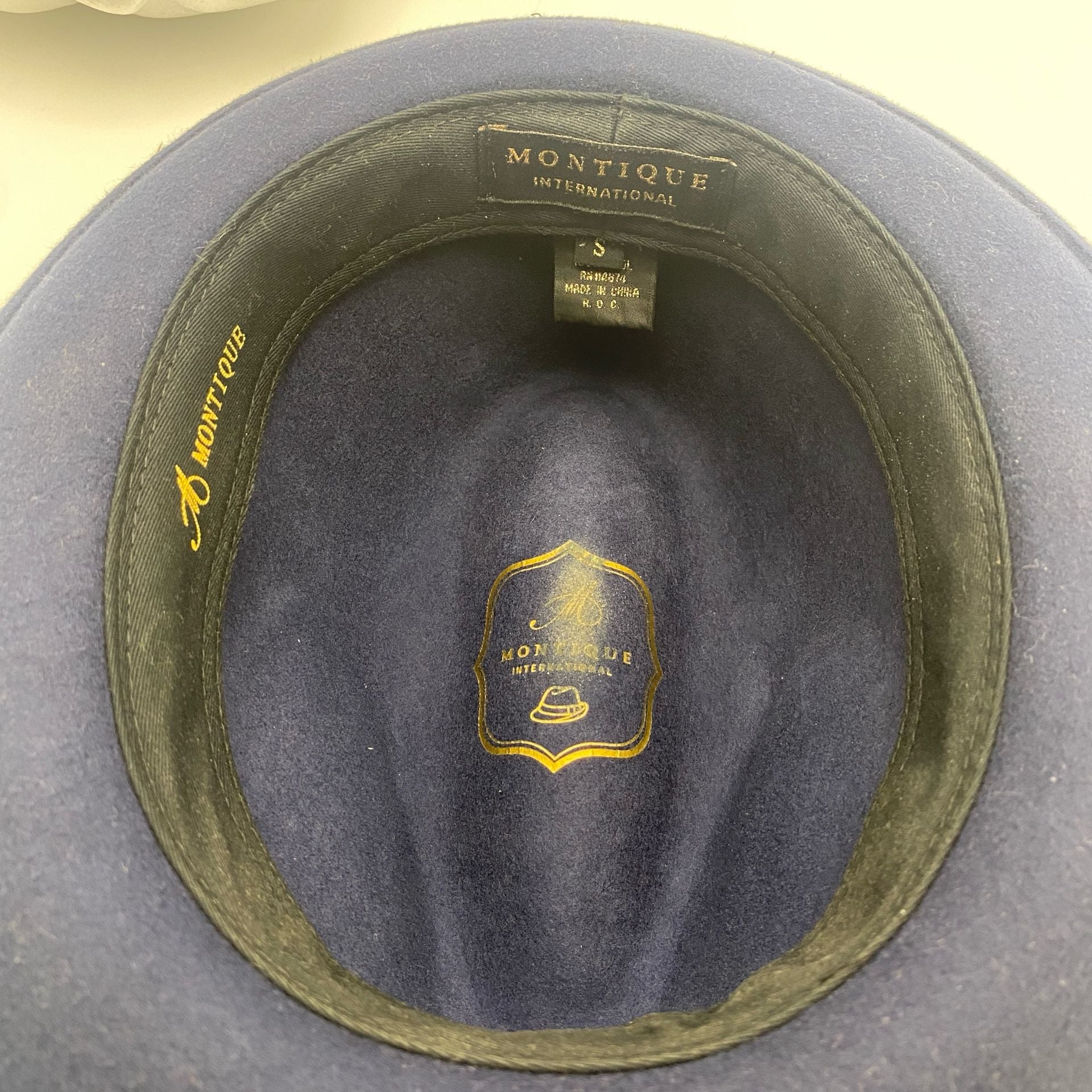 Montique International Fedora Hat Size S Blue Plaid Band Feather 6