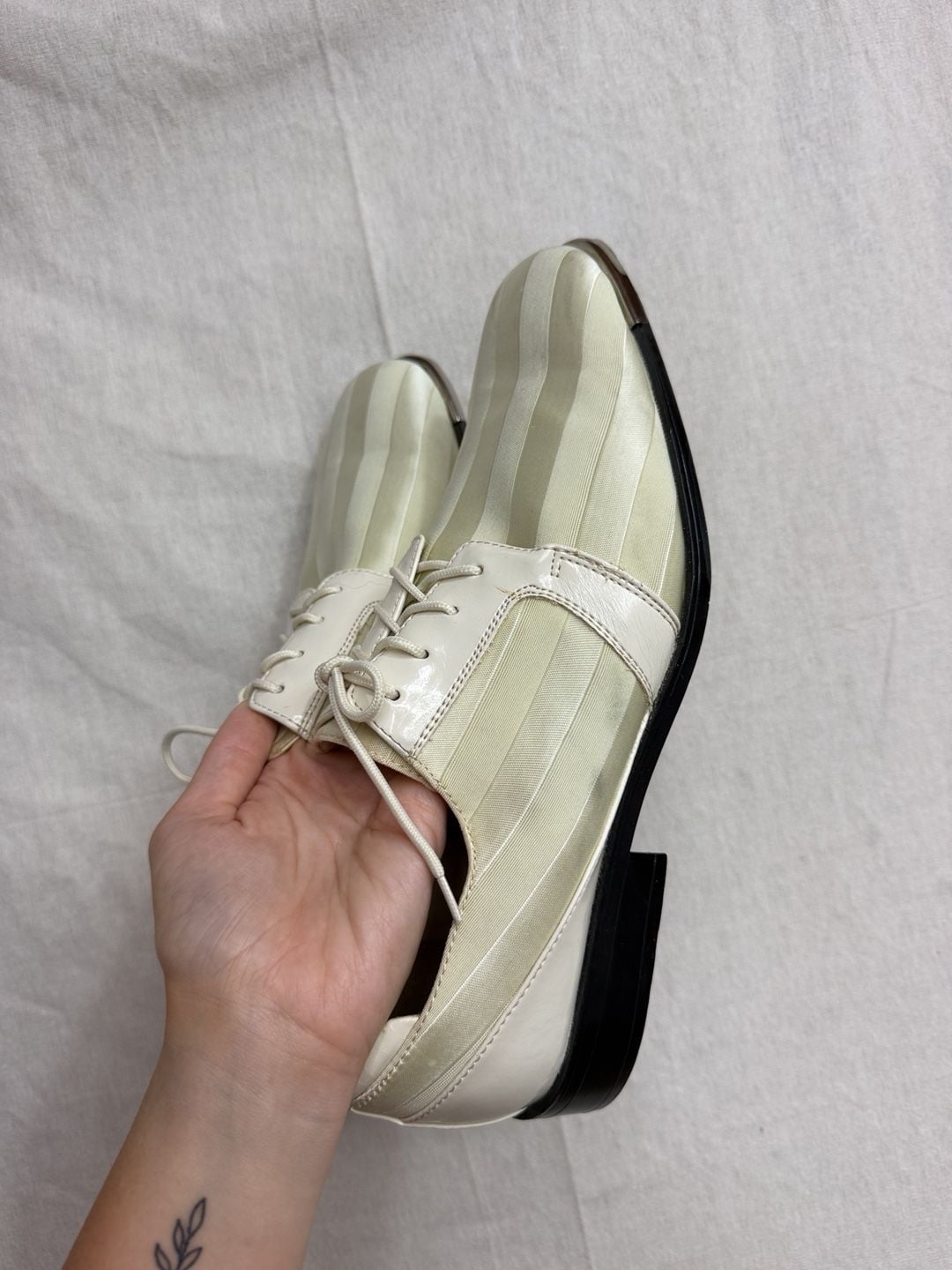 Hugo Vitelli Striped Satin Formal Dress Shoes Cream White 2