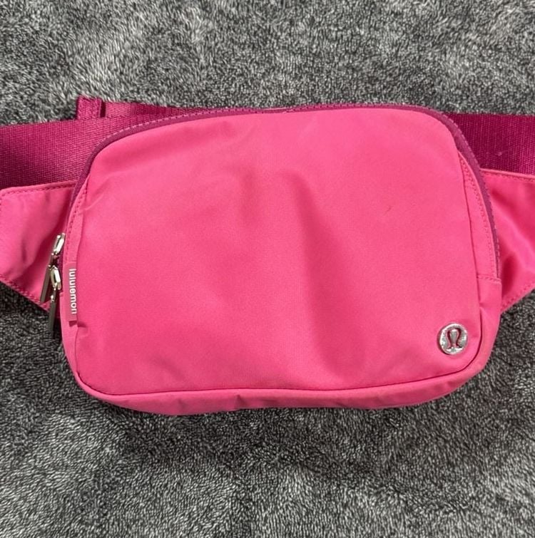 Lululemon Everywhere Belt Bag Pink Pink Neon Pink 2