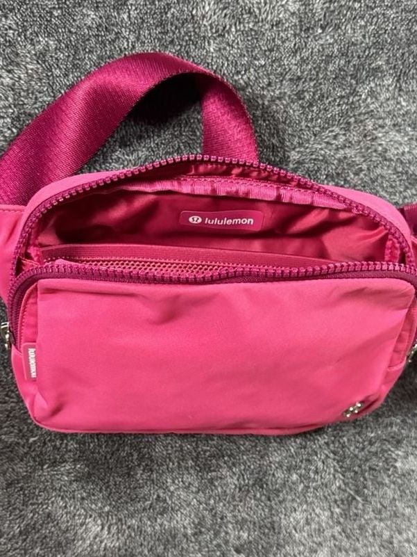 Lululemon Everywhere Belt Bag Pink Pink Neon Pink 3