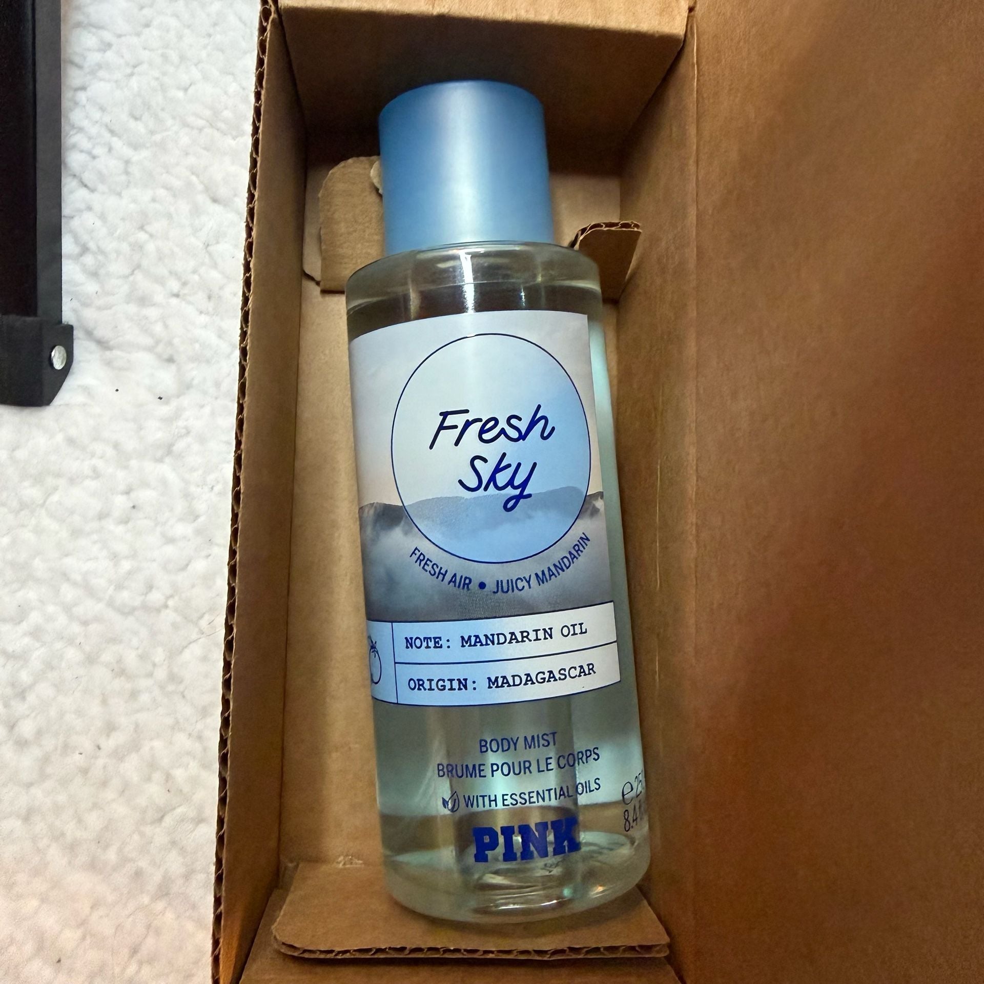 Victoria's Secret Pink Fresh Sky Body Mist Size 8.4 Fl Oz 3