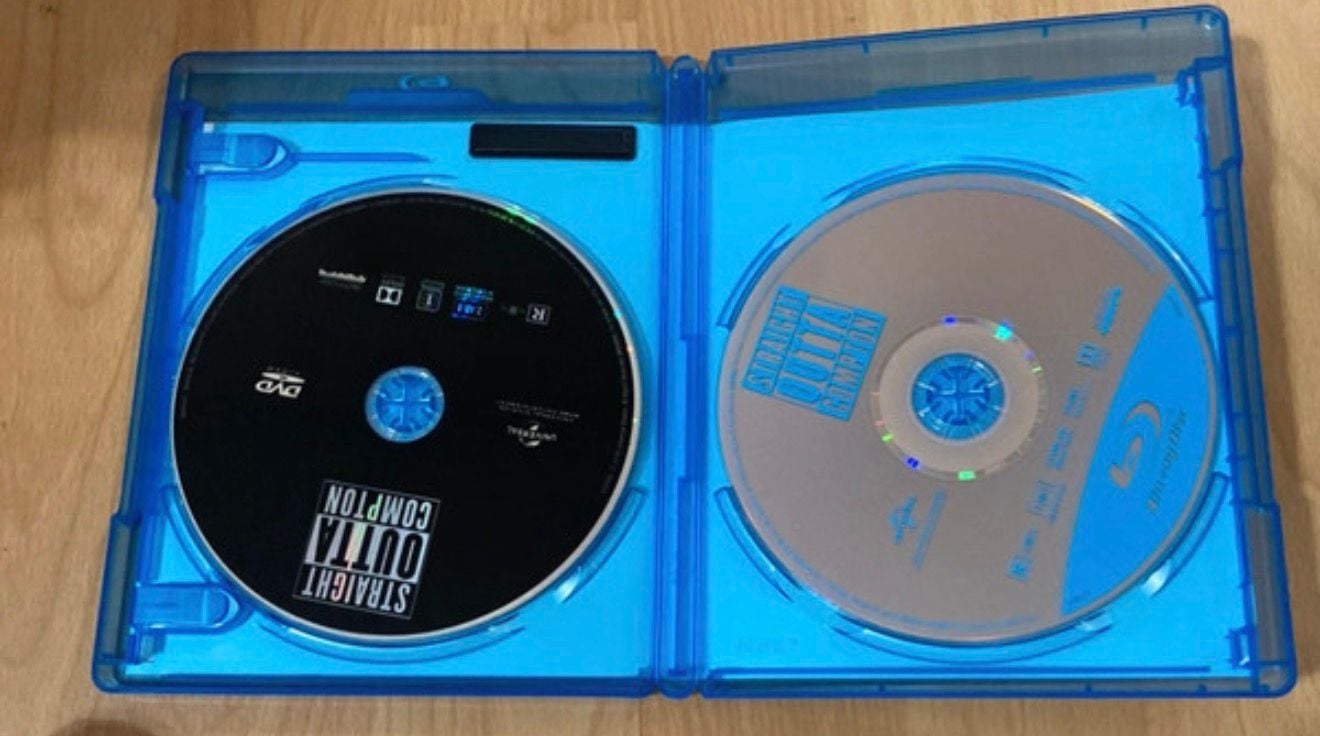 Universal Studios Straight Outta Compton Blu-ray 2