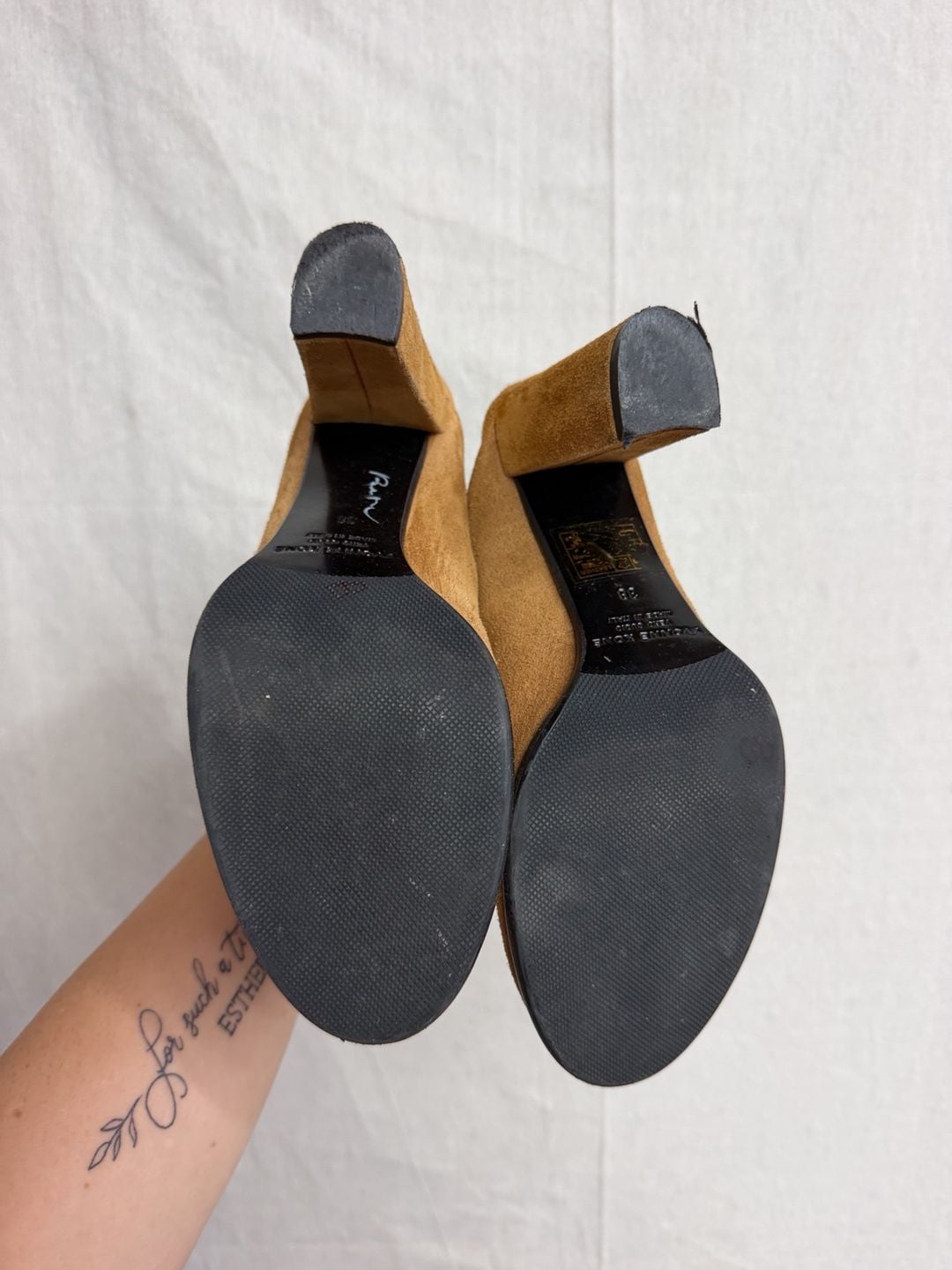 Yvonne Koné Suede Mules Size 38 Brown Block Heel 7