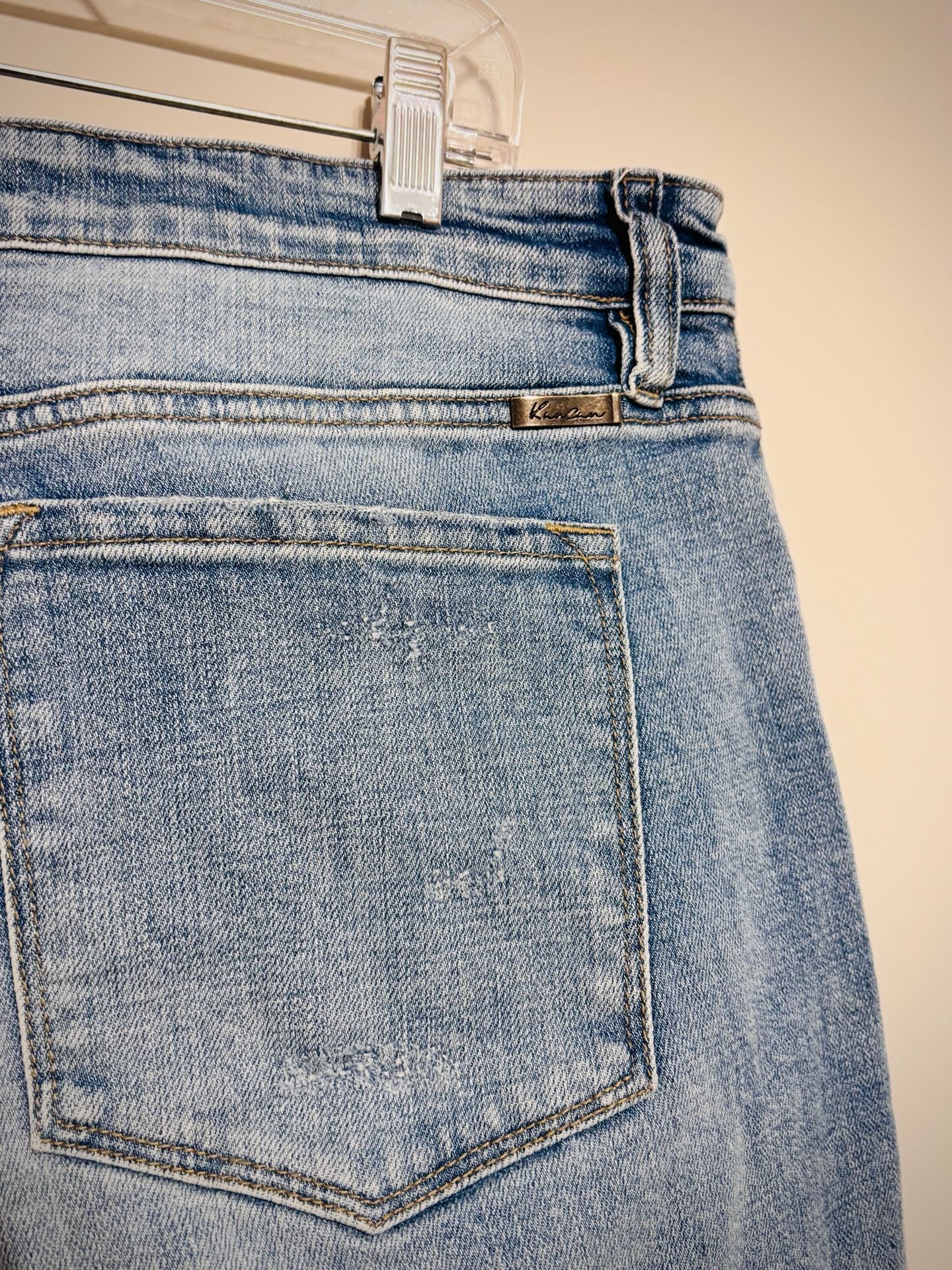 KanCan KC8646L Distressed Denim Jeans 15/31 Light Wash 8