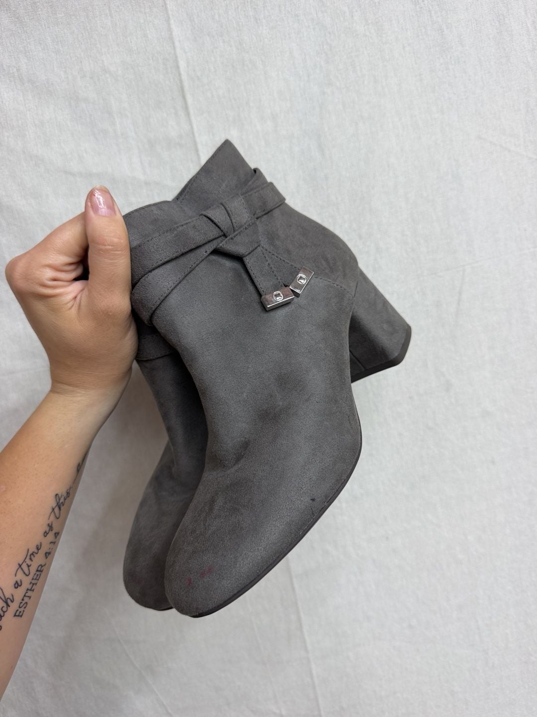 REPORT KK-TAKISO Ankle Boots Size 9M/40 Gray Block Heel Faux Suede 2