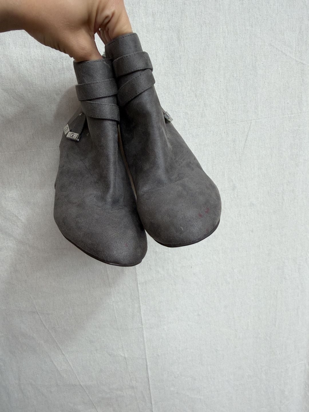 REPORT KK-TAKISO Ankle Boots Size 9M/40 Gray Block Heel Faux Suede 4