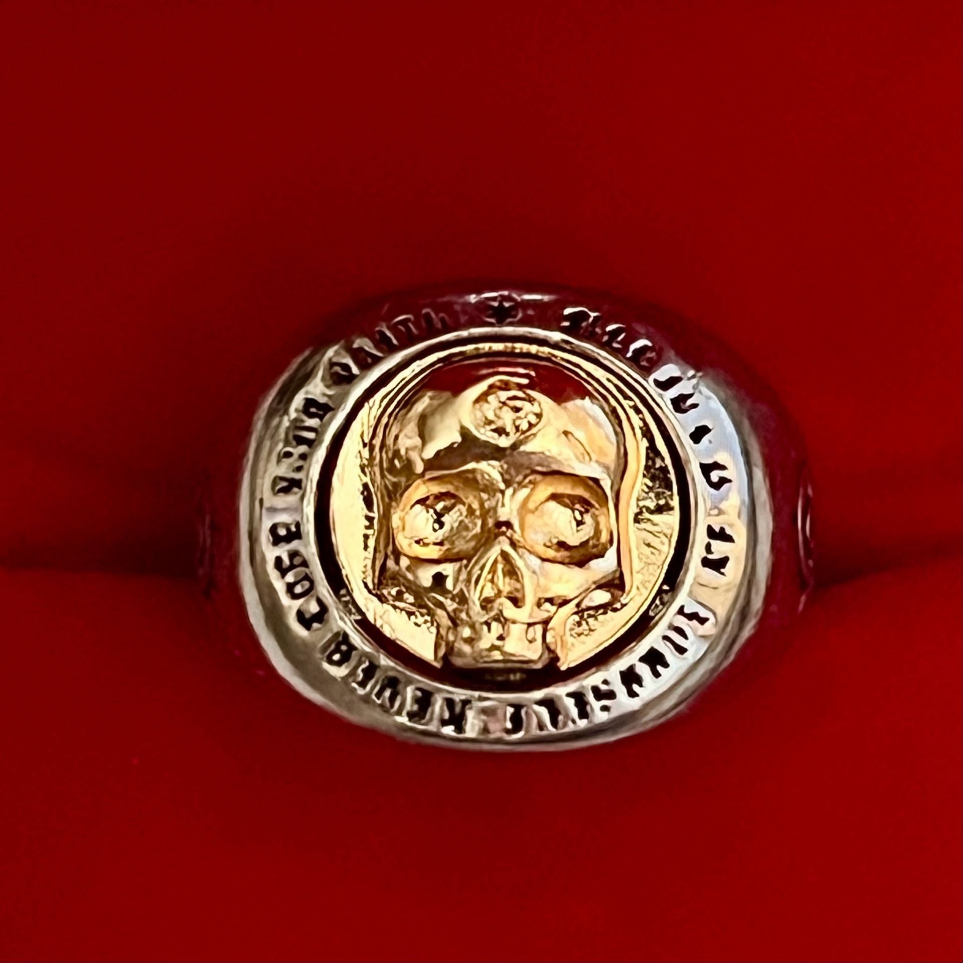 Gothic Titanium Steel Silver Skull Signet Ring with Gold Tone Center Size 9 1