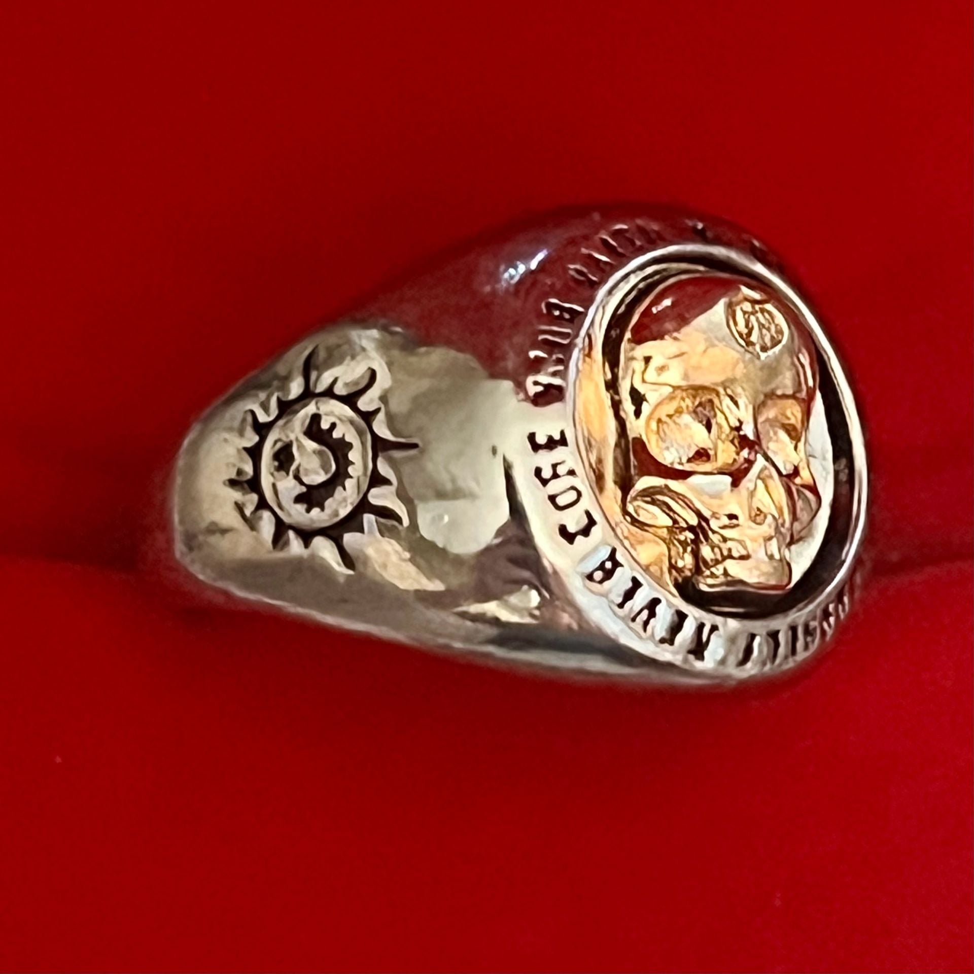 Gothic Titanium Steel Silver Skull Signet Ring with Gold Tone Center Size 9 3