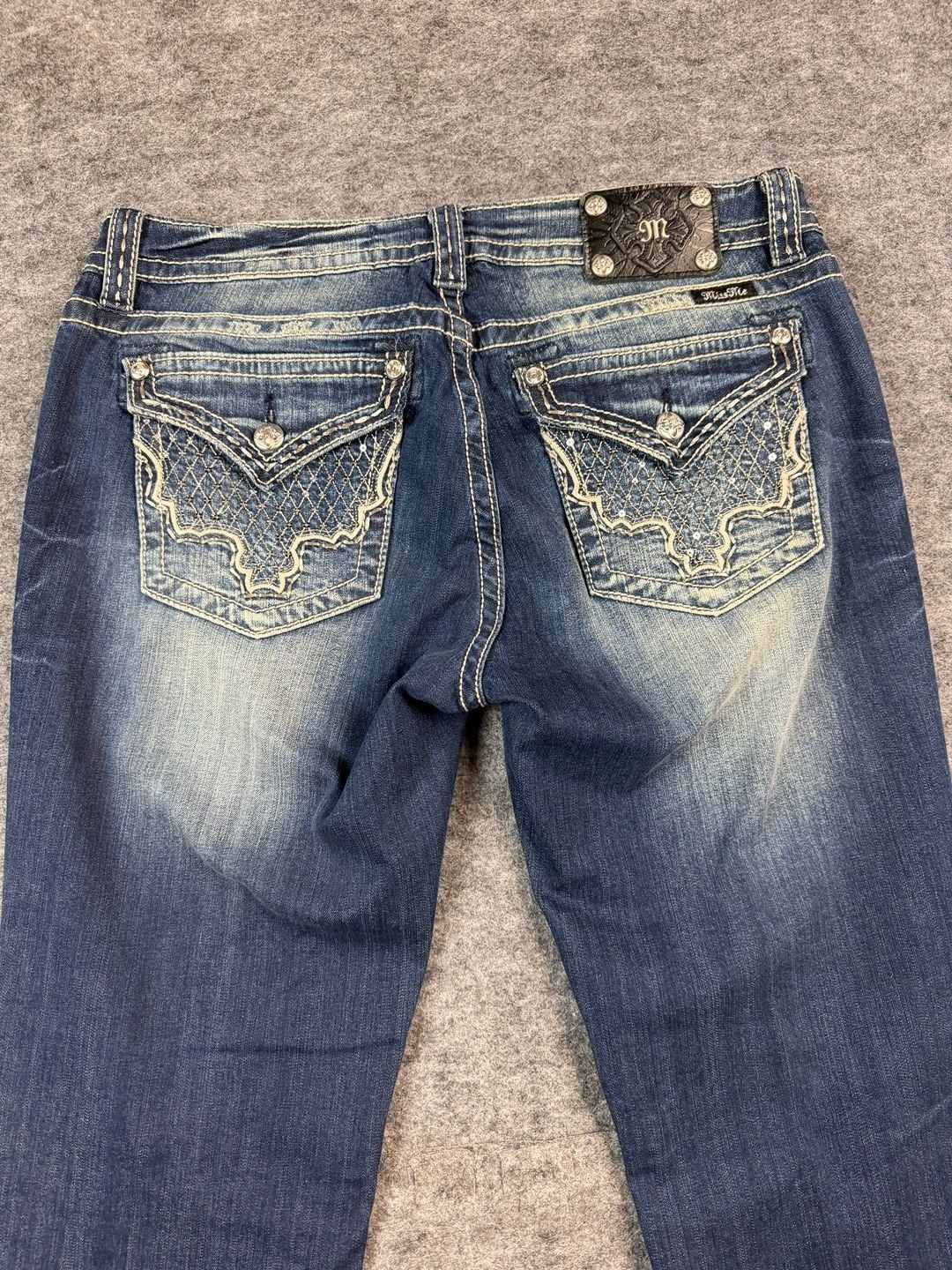 Miss Me Mid-Rise Bootcut Jeans Size 33x32 Dark Wash Rhinestone Embellished 4
